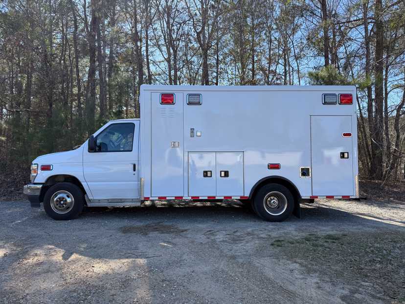 2024 AEV Ford Type III Ambulance — photo 5