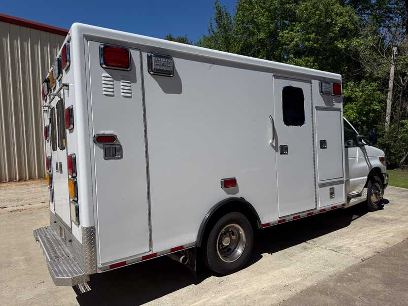 2024 AEV Ford Type III Ambulance — photo 3