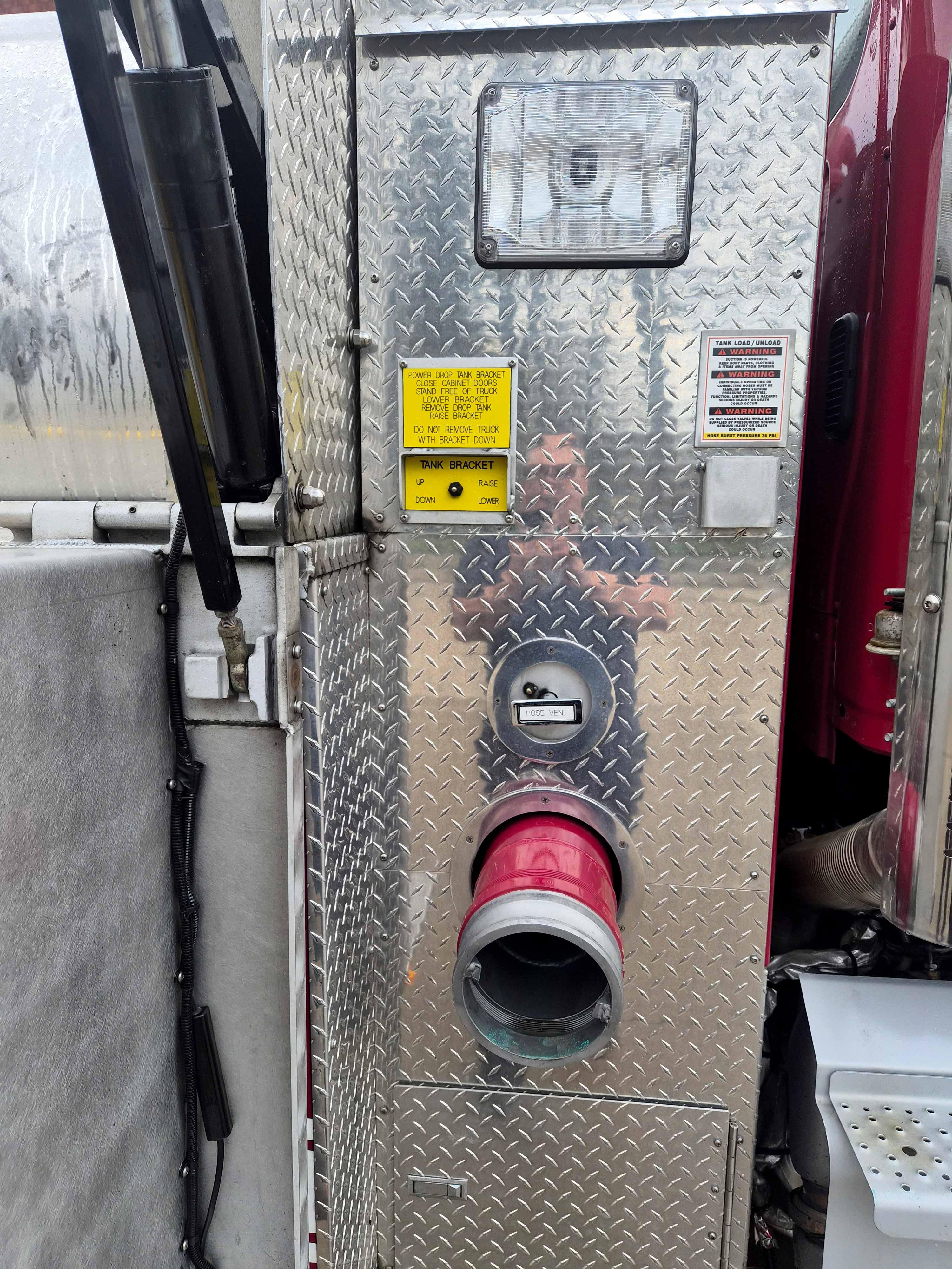 2014 Firovac Freightliner Tanker - image 20
