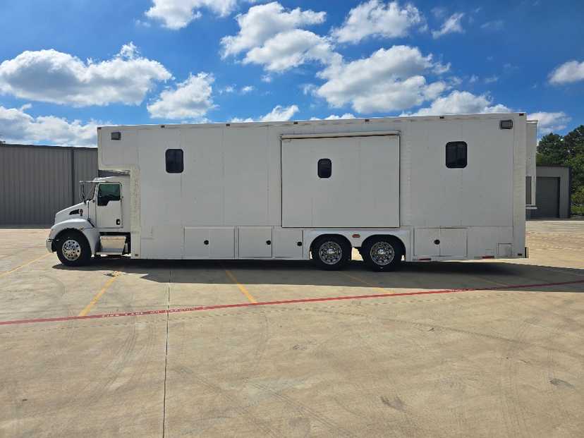2012 Kenworth Command Center