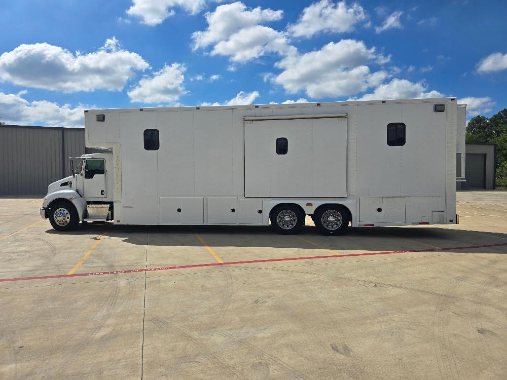 2012 Kenworth Legacy Mobile Clinic / Command Center