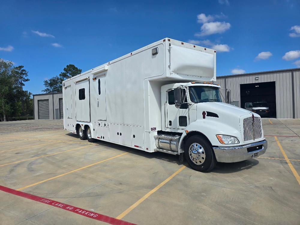 2012 Kenworth Command Center - image 7