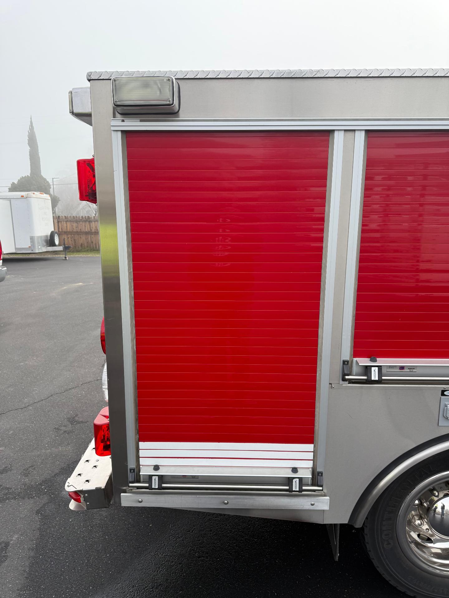 2004 Ford F-550 Westates Mobile SCBA Air Supply / Rehab Unit - image 5