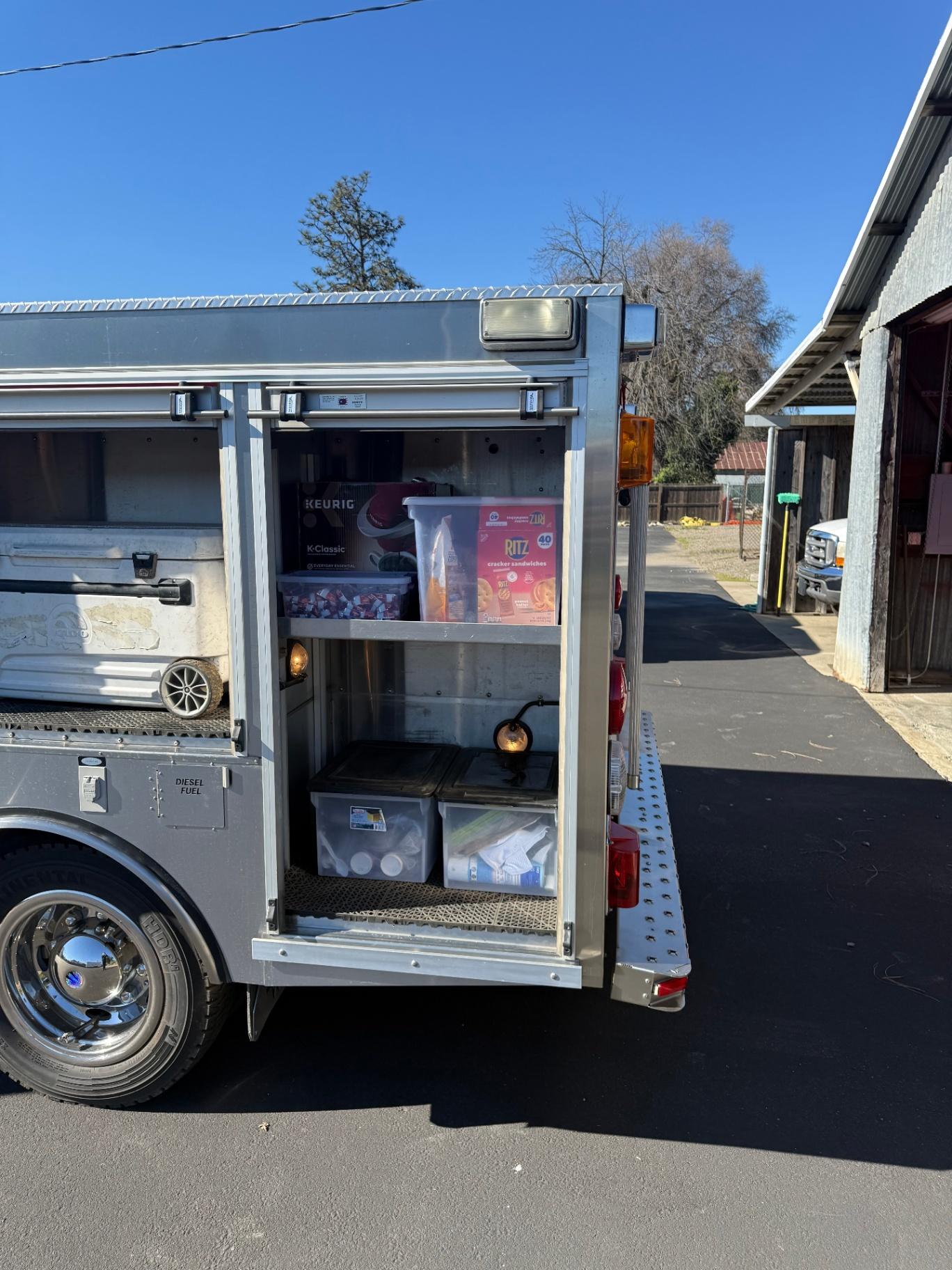 2004 Ford F-550 Westates Mobile SCBA Air Supply / Rehab Unit - image 33
