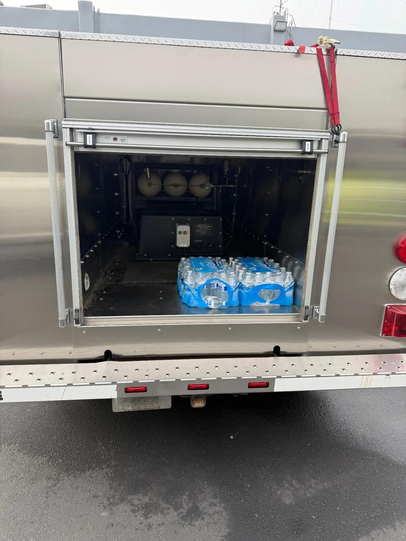 2004 Ford F-550 Westates Mobile SCBA Air Supply / Rehab Unit - image 25