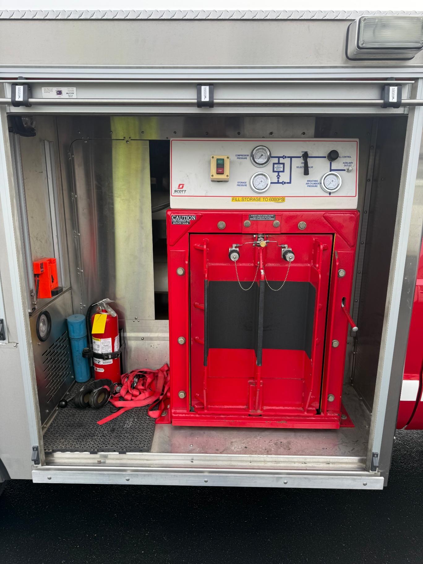 2004 Ford F-550 Westates Mobile SCBA Air Supply / Rehab Unit - image 13