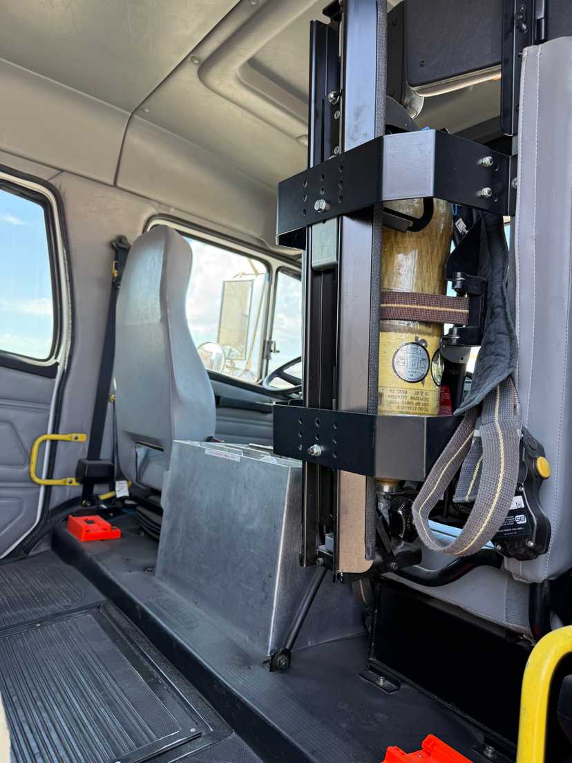 1999 Freightliner FL80 Heavy Rescue — photo 7