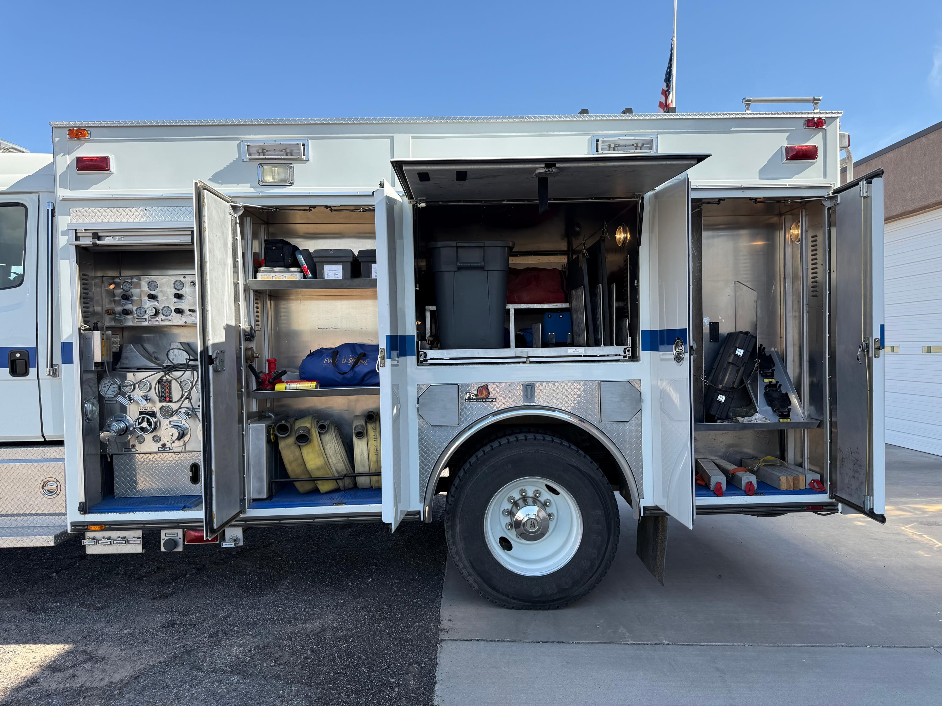 1999 Freightliner FL80 Heavy Rescue - image 6