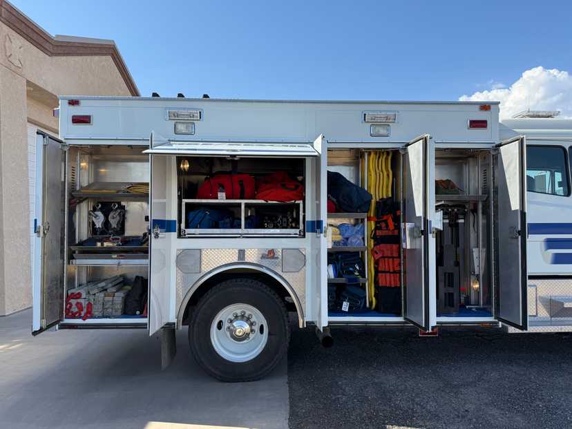 1999 Freightliner FL80 Heavy Rescue — photo 4