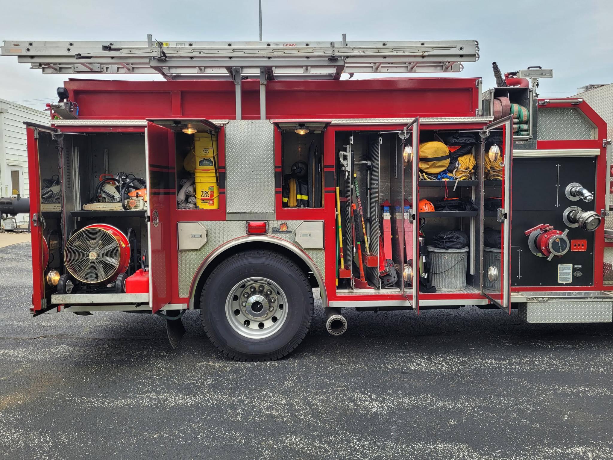 1999 Ferrara Inferno Pumper Tanker - image 4