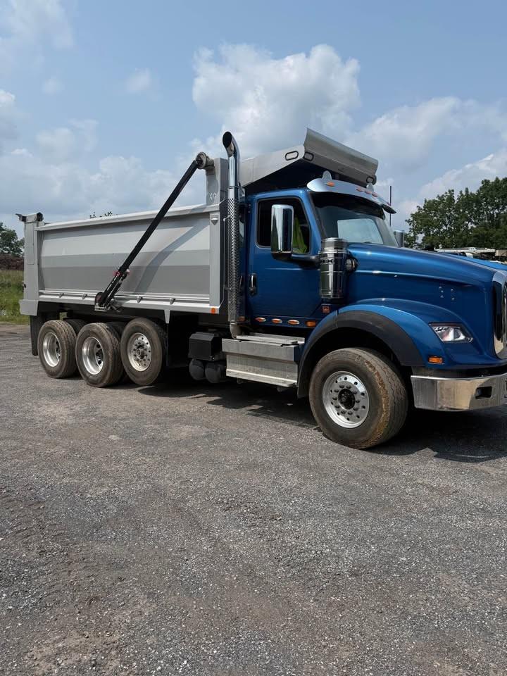2025 International HX Dump Truck - image 2