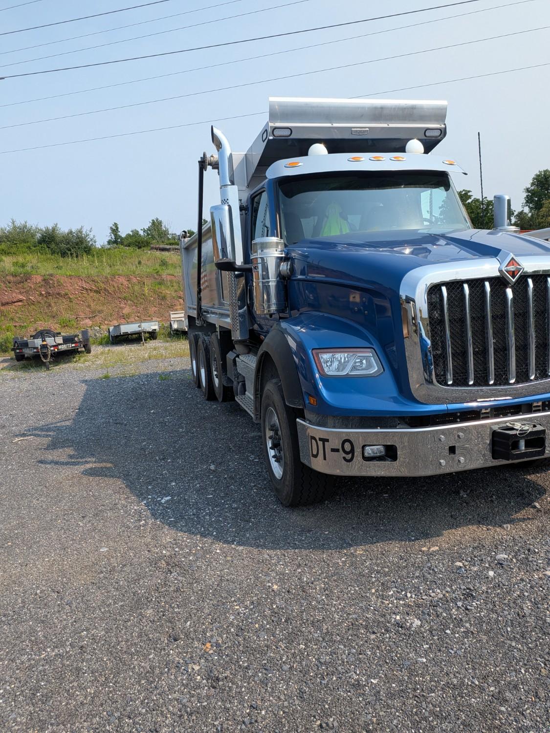 2025 International HX Dump Truck - image 2