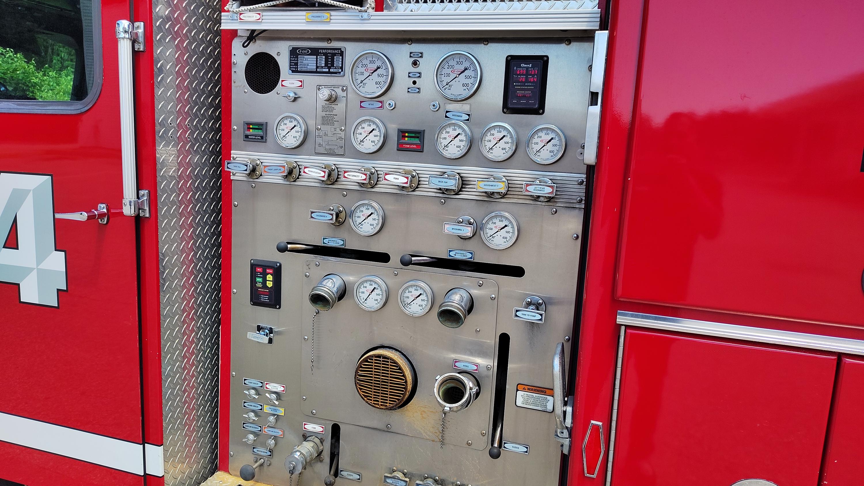 1999 E-One E one Pumper - image 13