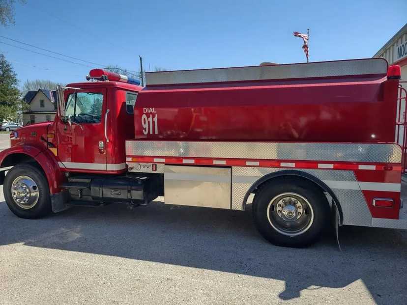 2000 International Tanker — photo 7