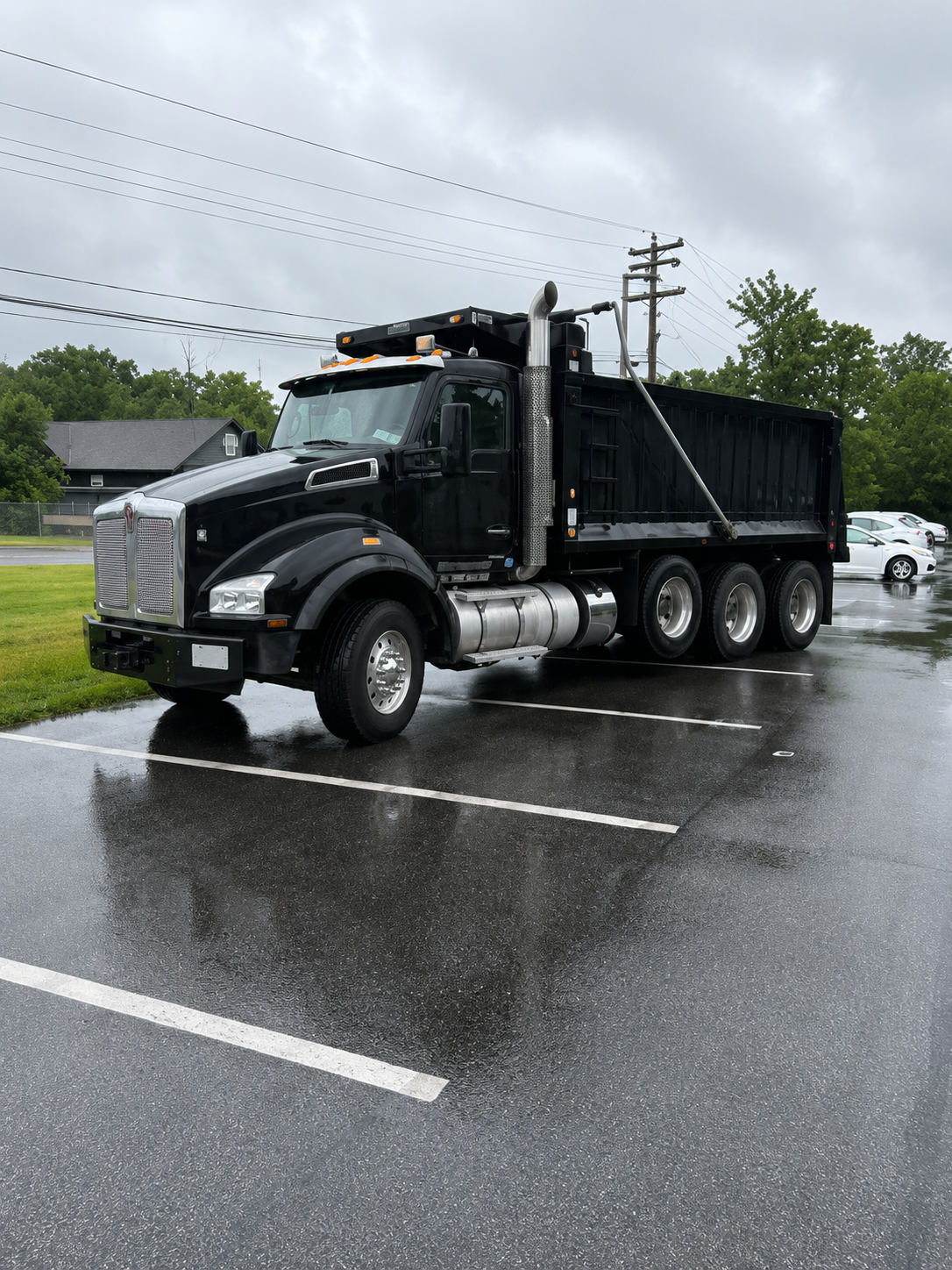 2023 Kenworth T800 Dump Truck - image 1