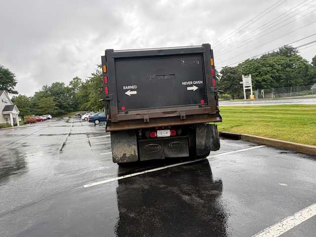 2023 Kenworth T800 Dump Truck — photo 7