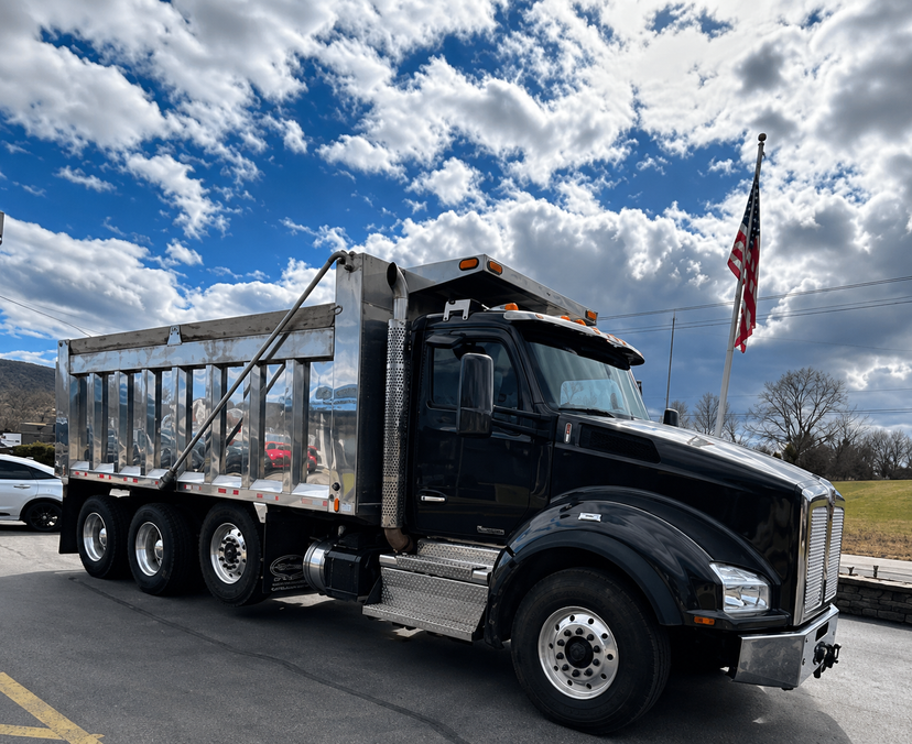 2020 Kenworth T880 Dump Truck
