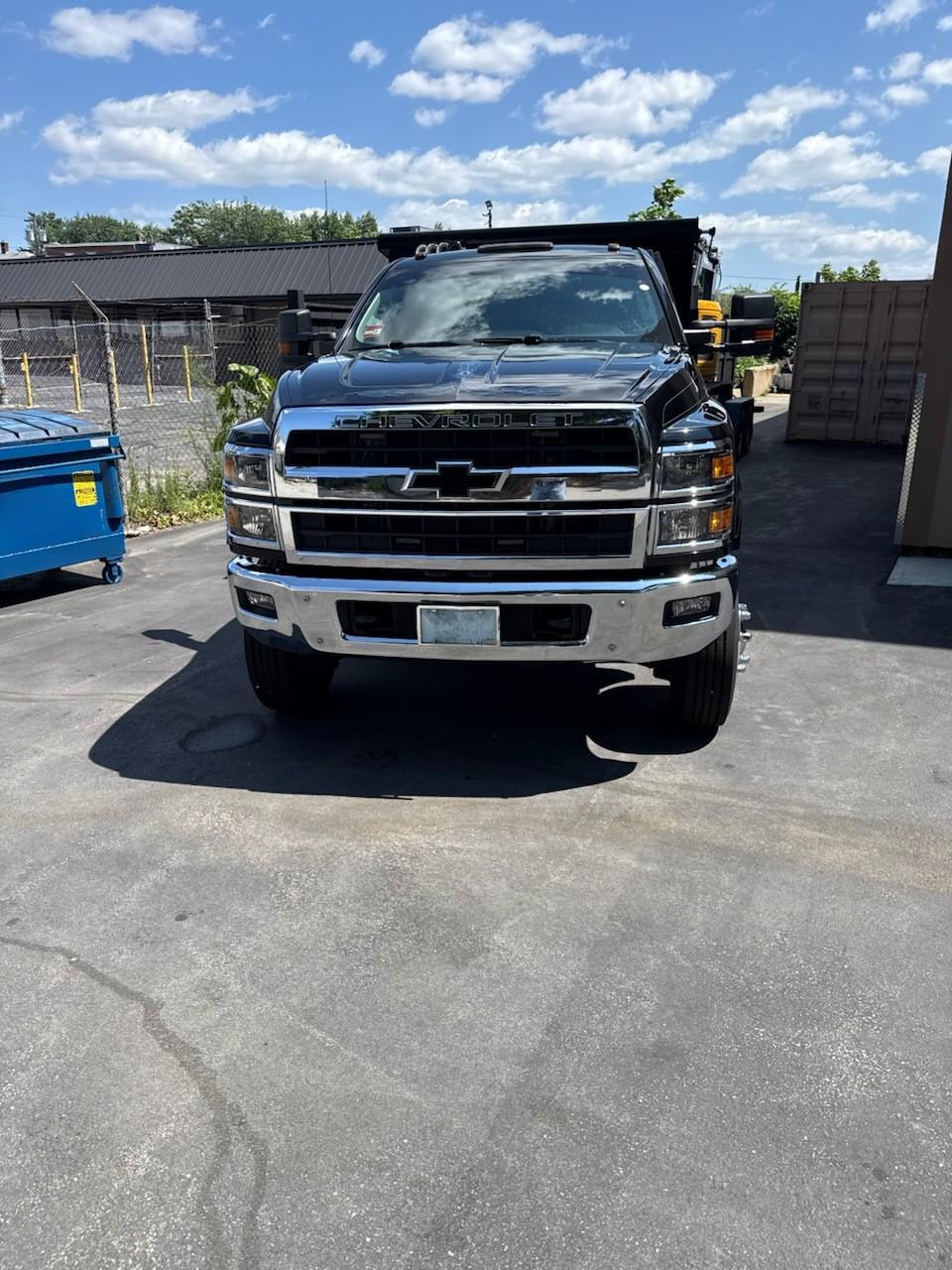 2022 Chevrolet 5500HD 4x4 Dump Truck - image 2