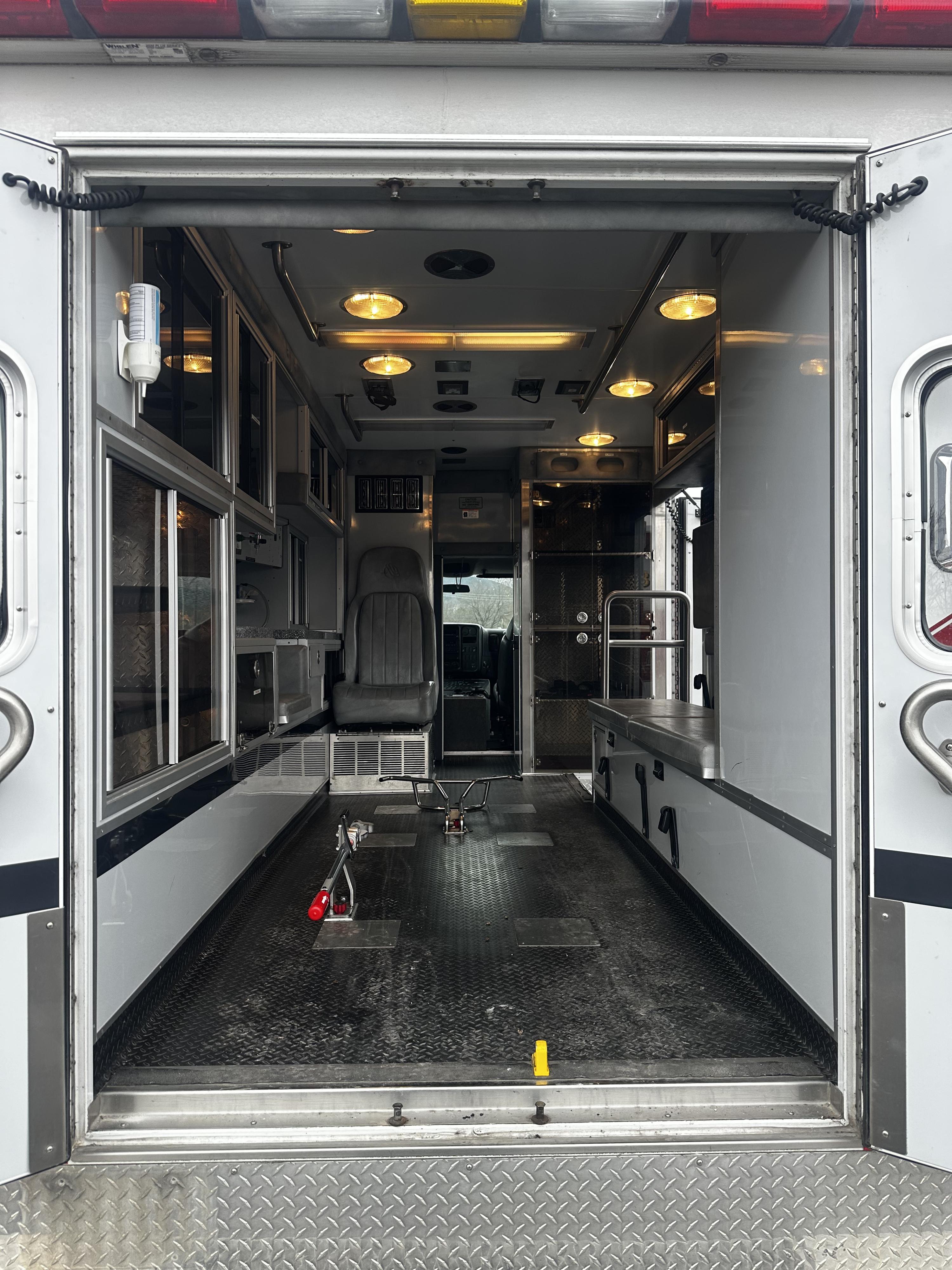 2005 Horton Chevrolet Type I Ambulance - image 27