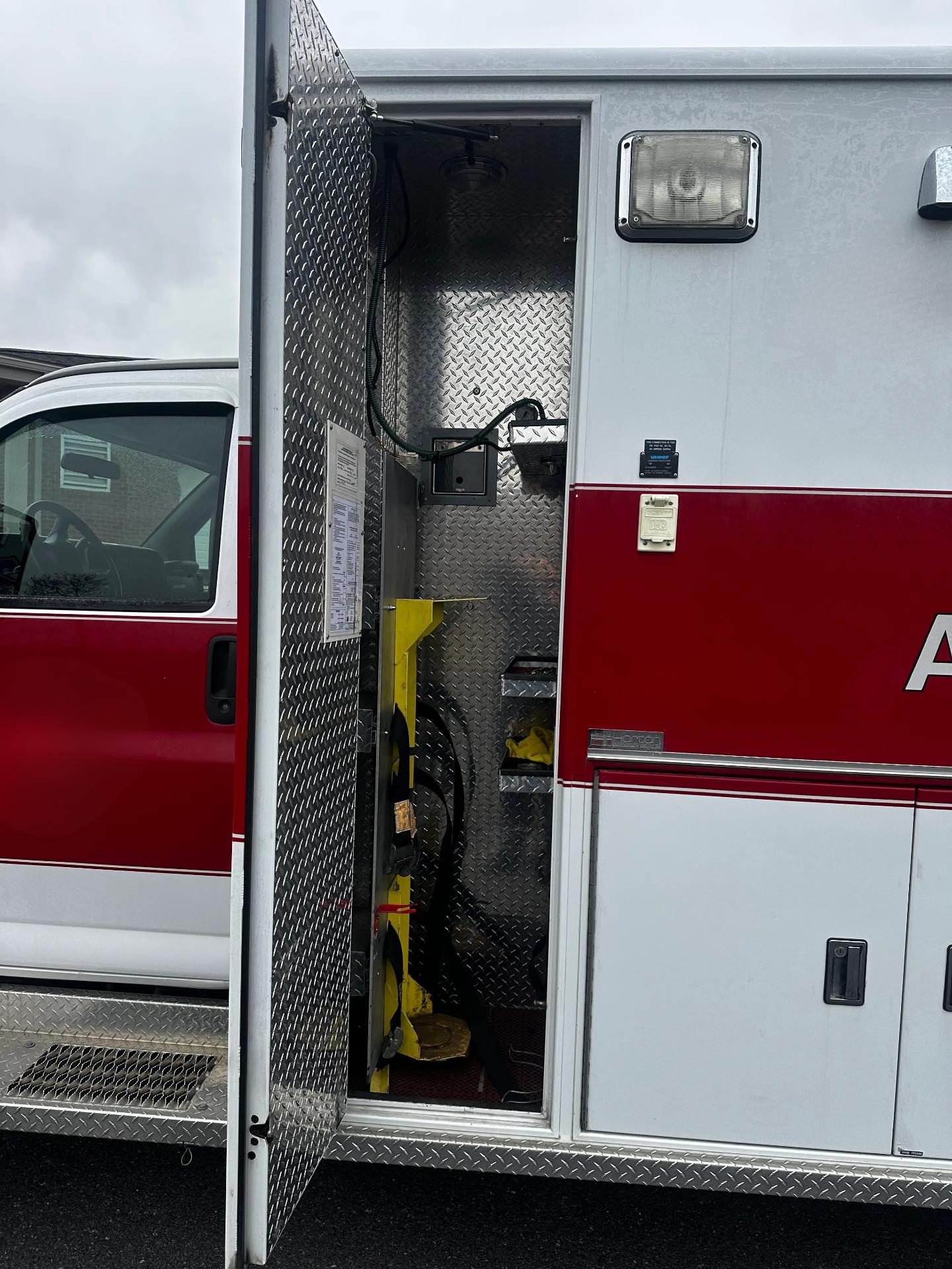 2005 Horton Chevrolet Type I Ambulance - image 11
