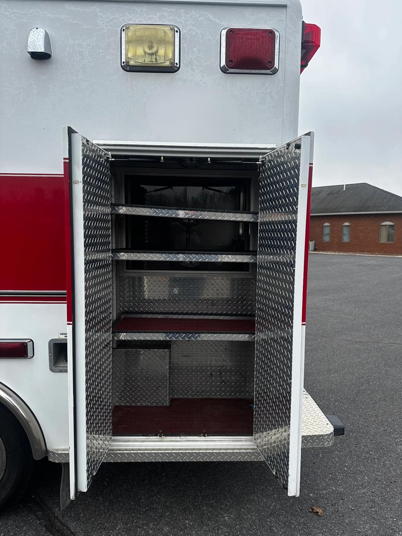 2005 Horton Chevrolet Type I Ambulance - image 14