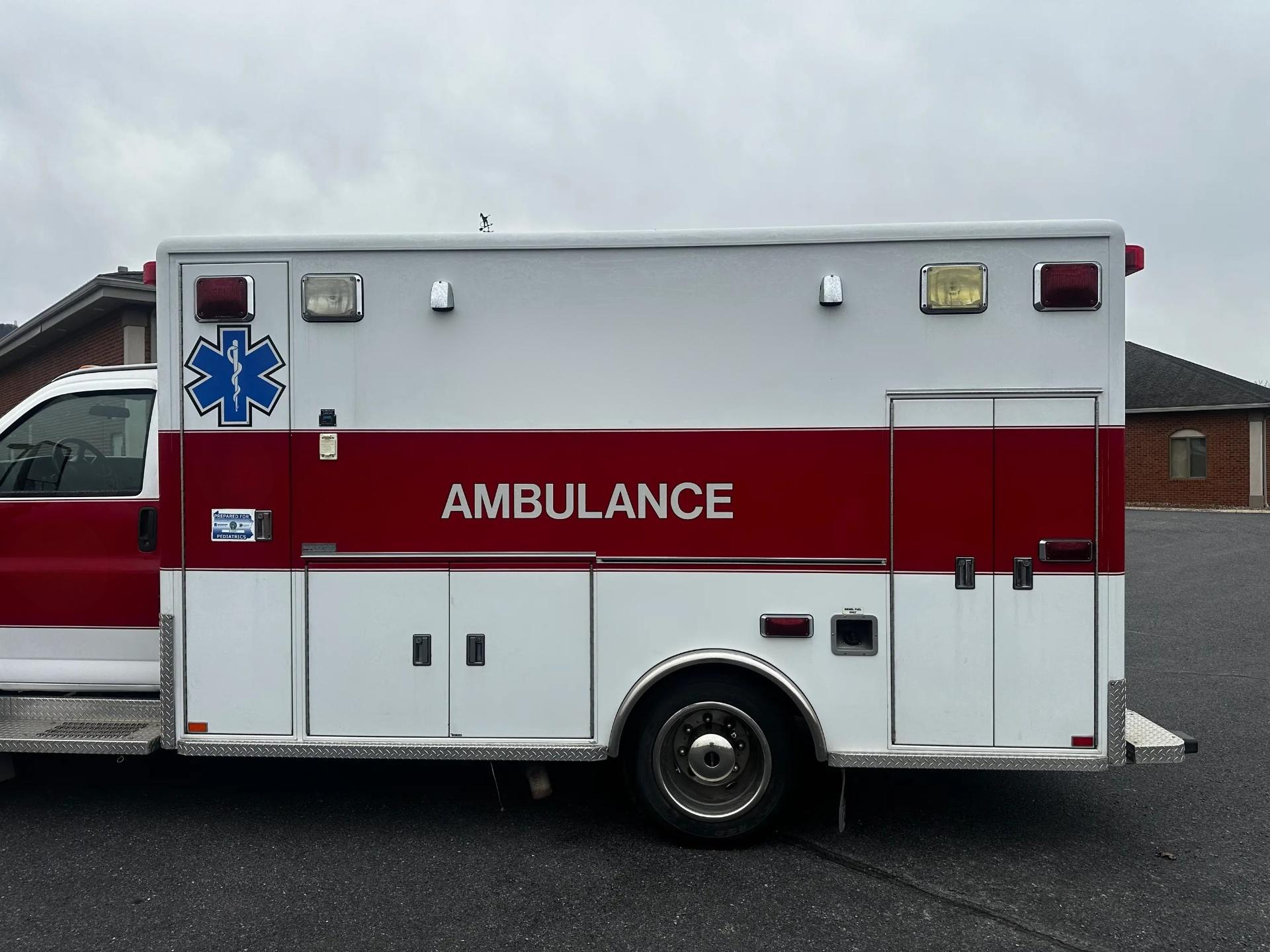 2005 Horton Chevrolet Type I Ambulance - image 6
