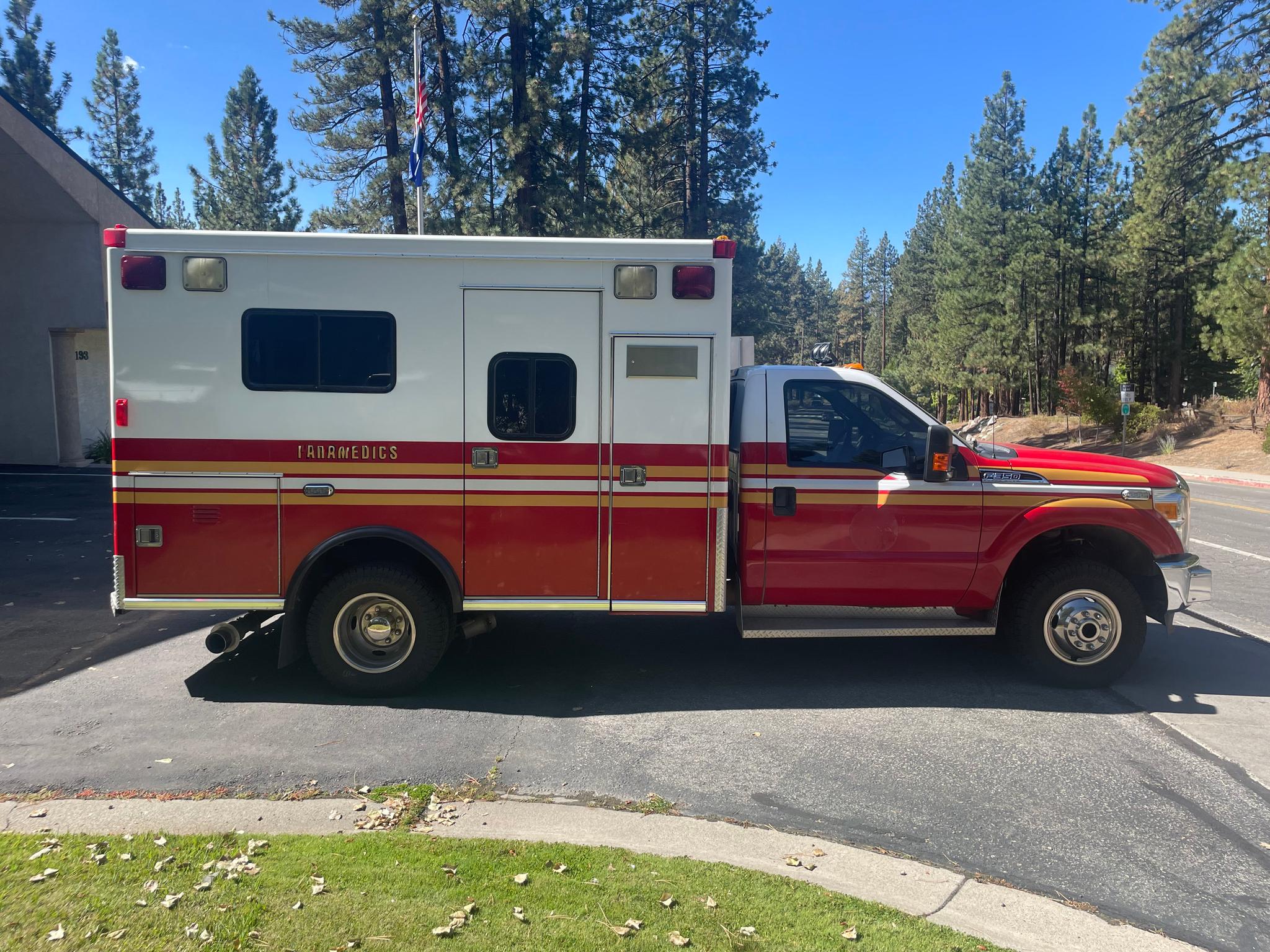 2012 Braun Ford 4x4 Type I Ambulance - image 3