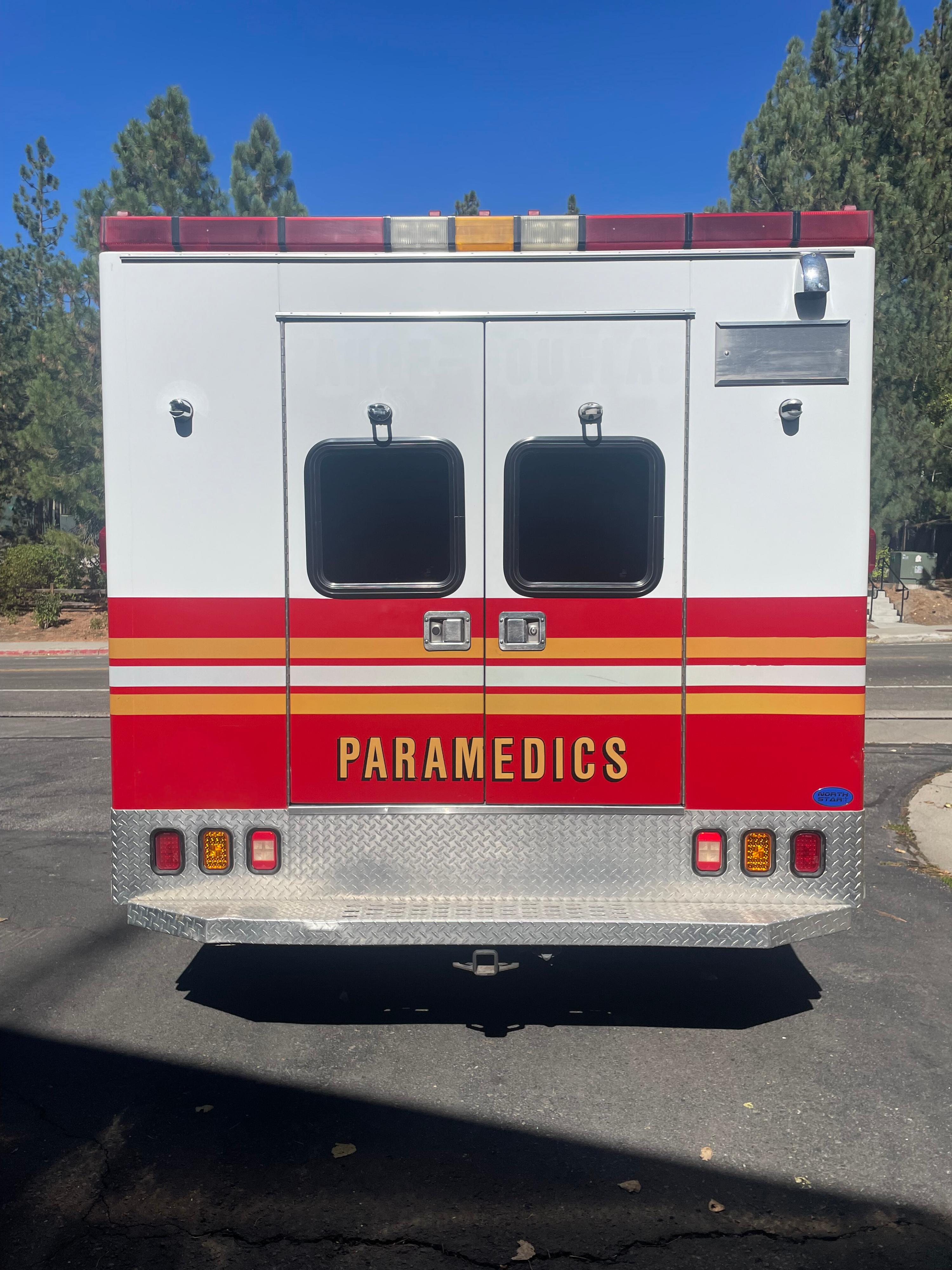 2012 Braun Ford 4x4 Type I Ambulance - image 4