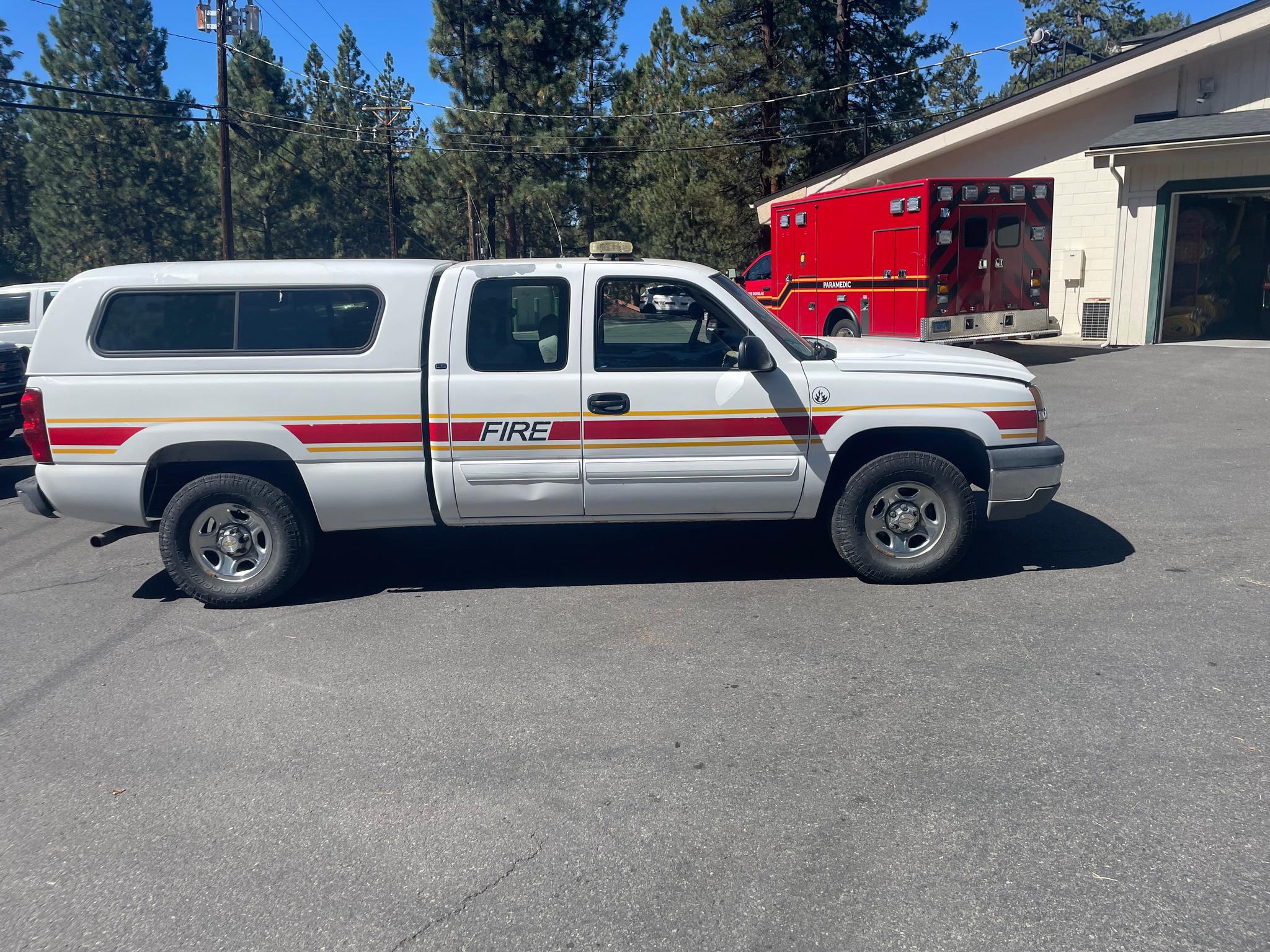 2003 Chevrolet Silverado 1500 4x4 Command Truck - image 4