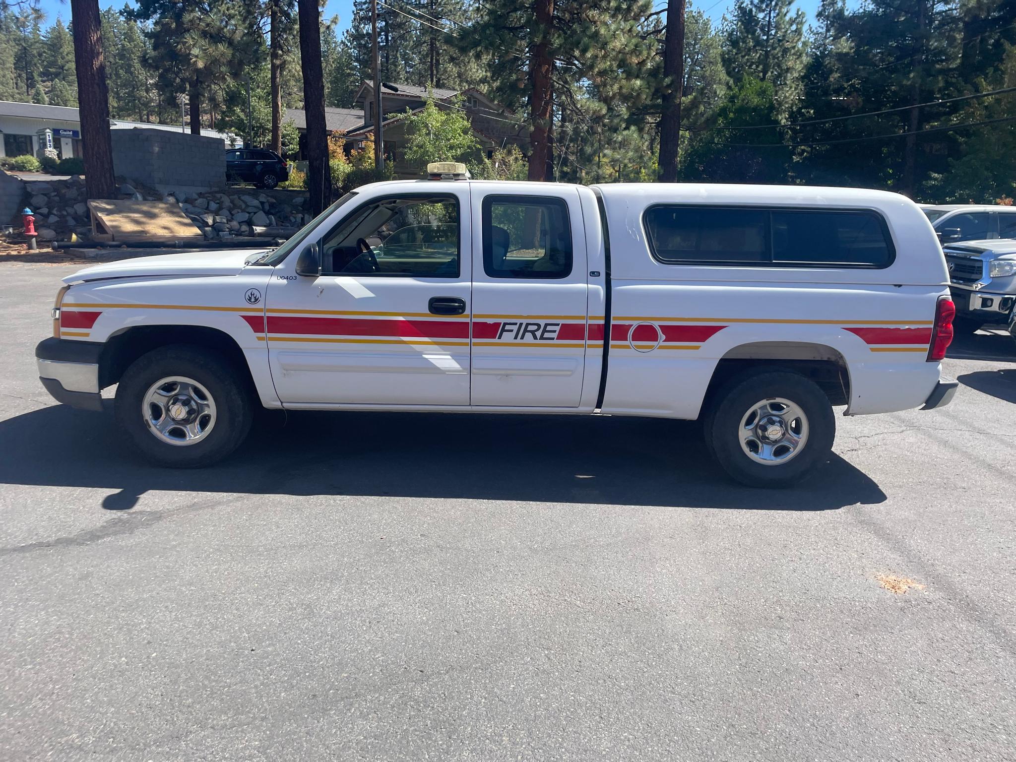 2003 Chevrolet Silverado 1500 4x4 Command Truck - image 2