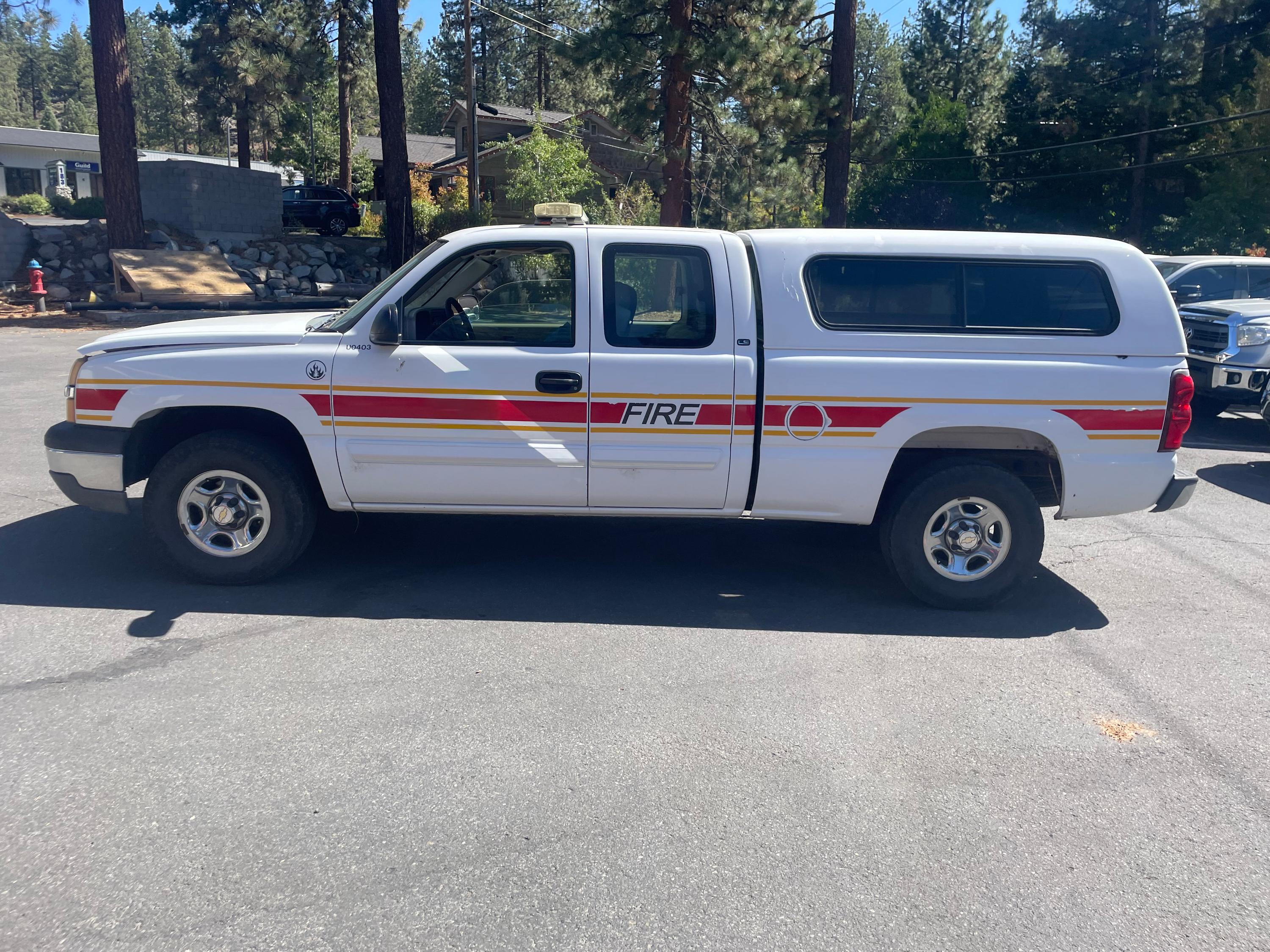2003 Chevrolet Silverado 1500 4x4 Command Truck - image 2