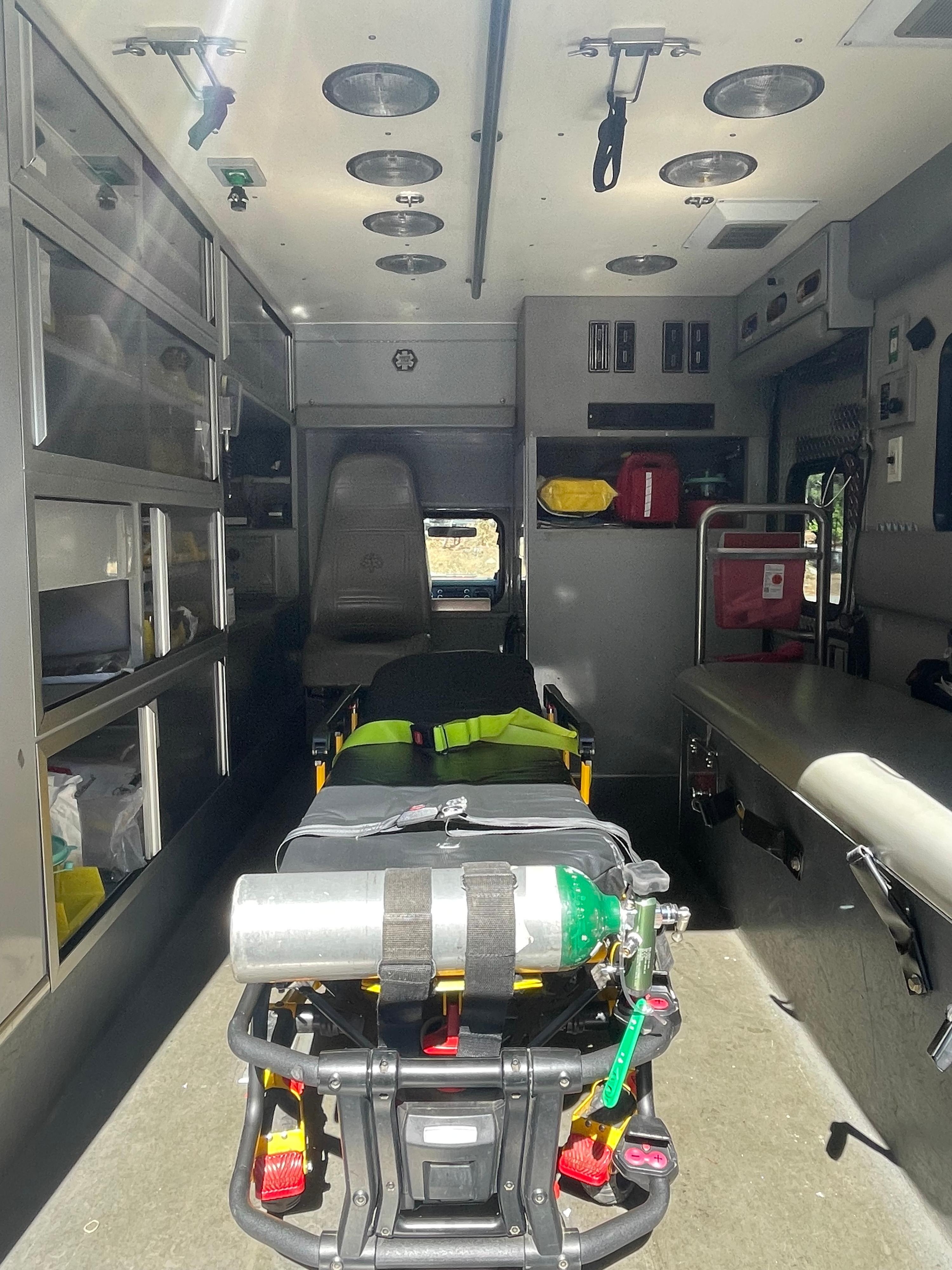 2012 Braun Ford 4x4 Type I Ambulance - image 7