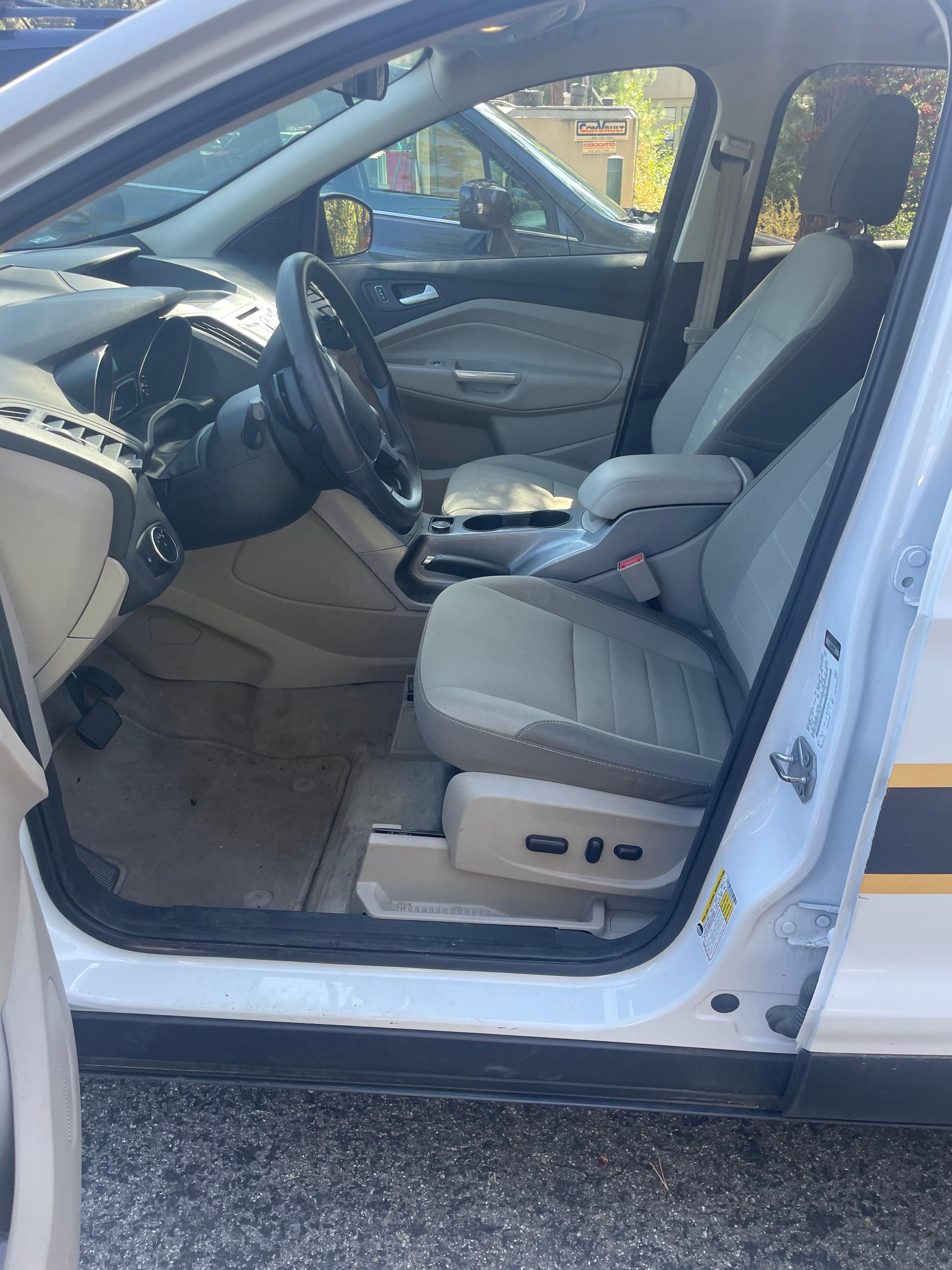 2016 Ford Escape SE AWD - image 3