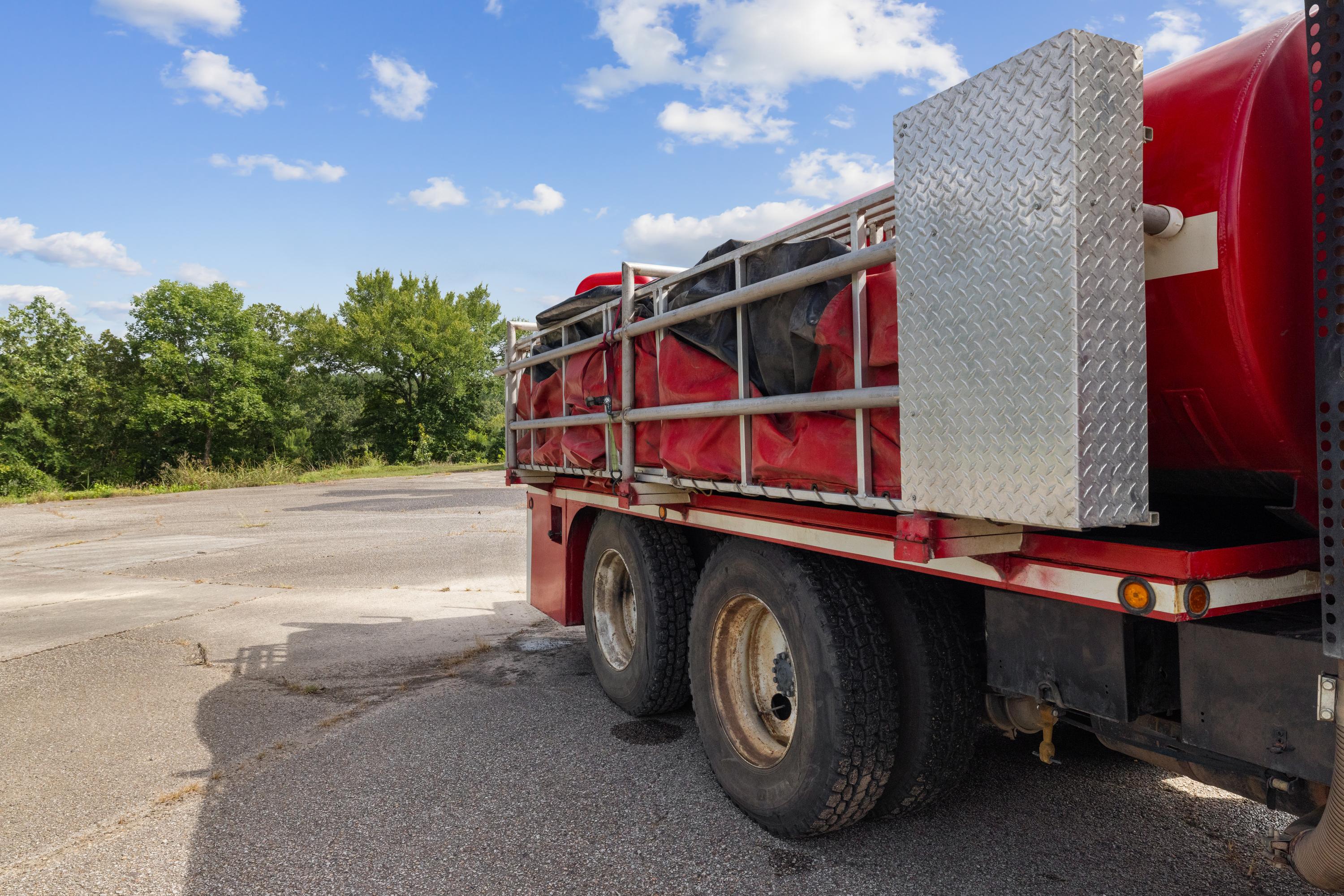 1997 Ford L8000 Pumper Tanker - image 13