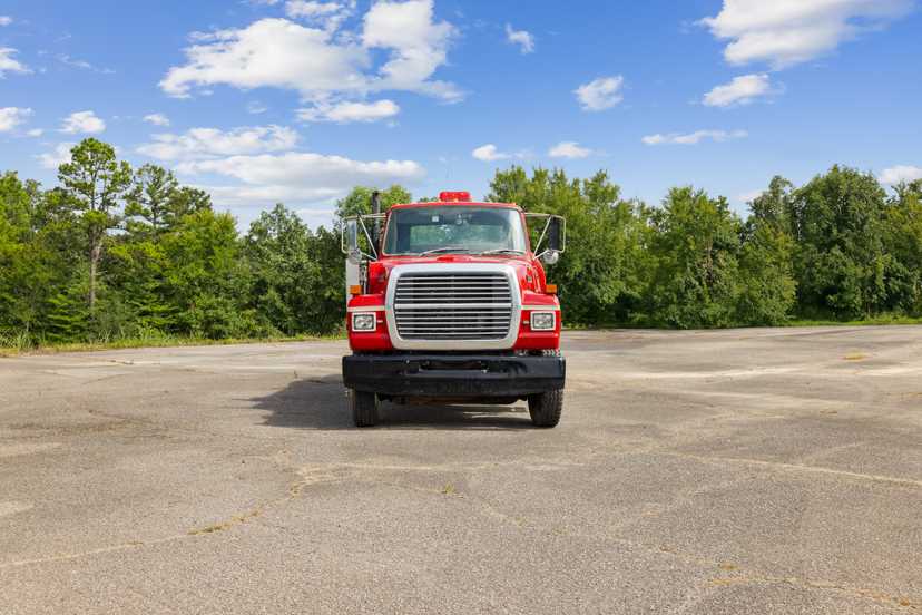1997 Ford L8000 Pumper Tanker — photo 2