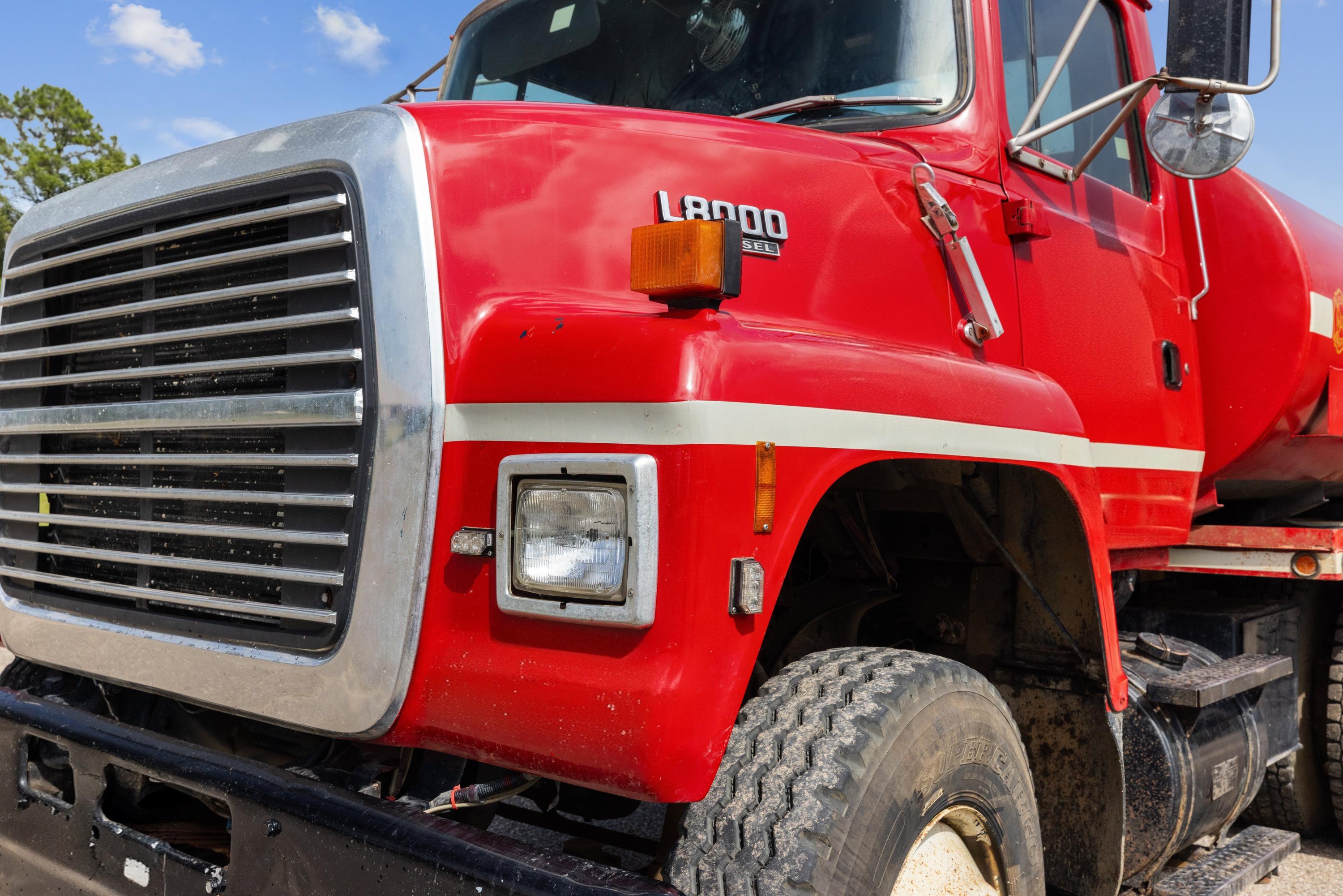 1997 Ford L8000 Pumper Tanker - image 9