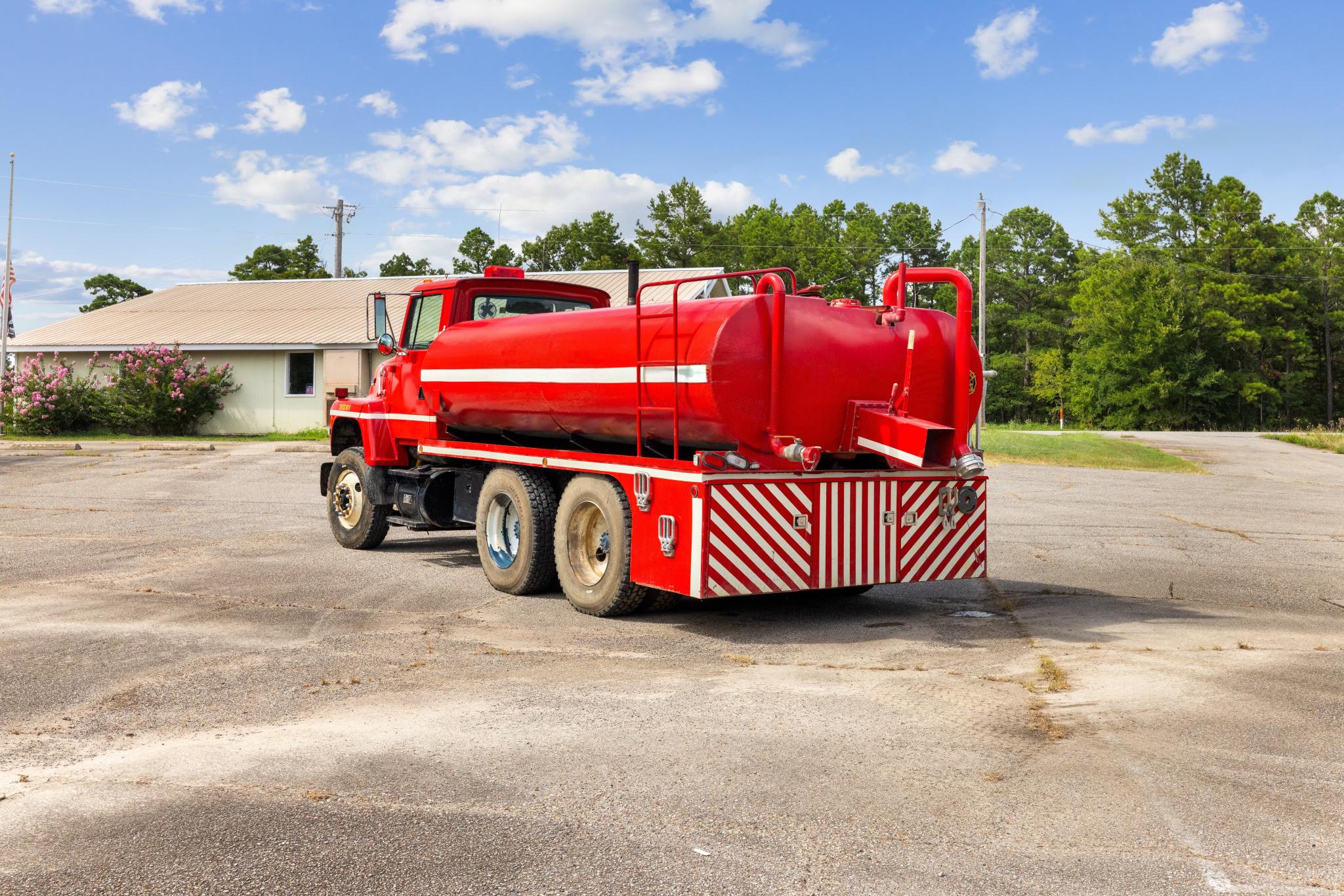 1997 Ford L8000 Pumper Tanker - image 7