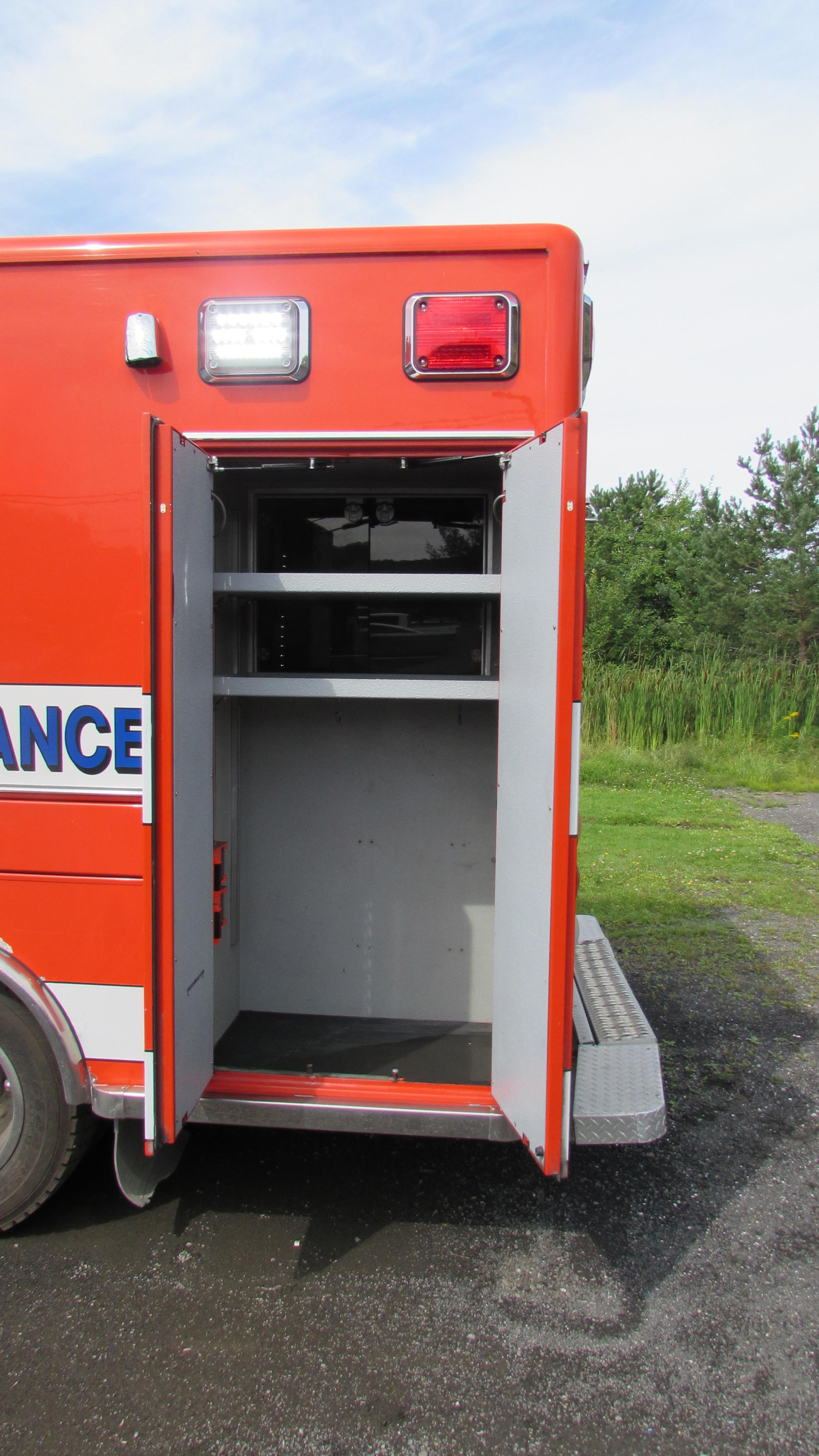 2013 Ford F650 Type I Horton Ambulance 2-wheel drive Ambulance - image 7