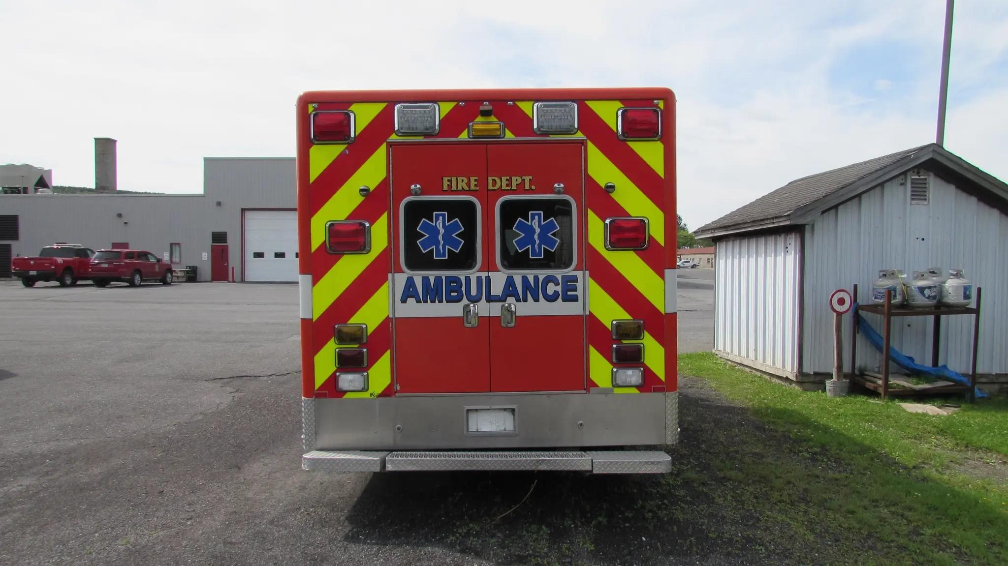 2013 Ford F650 Type I Horton Ambulance 2-wheel drive Ambulance - image 4