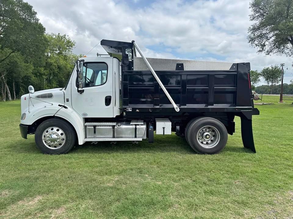 2017 Freightliner M2 Dump Truck - image 4