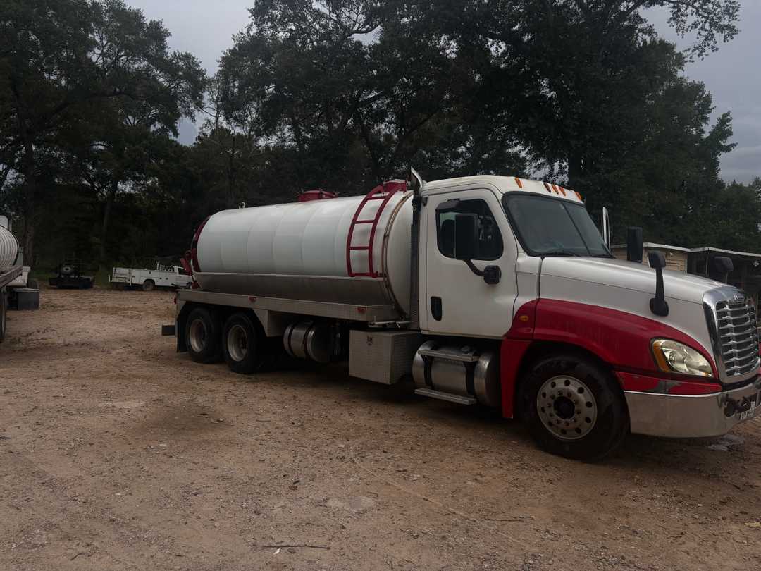 2009 Freightliner Cascadia Septic
