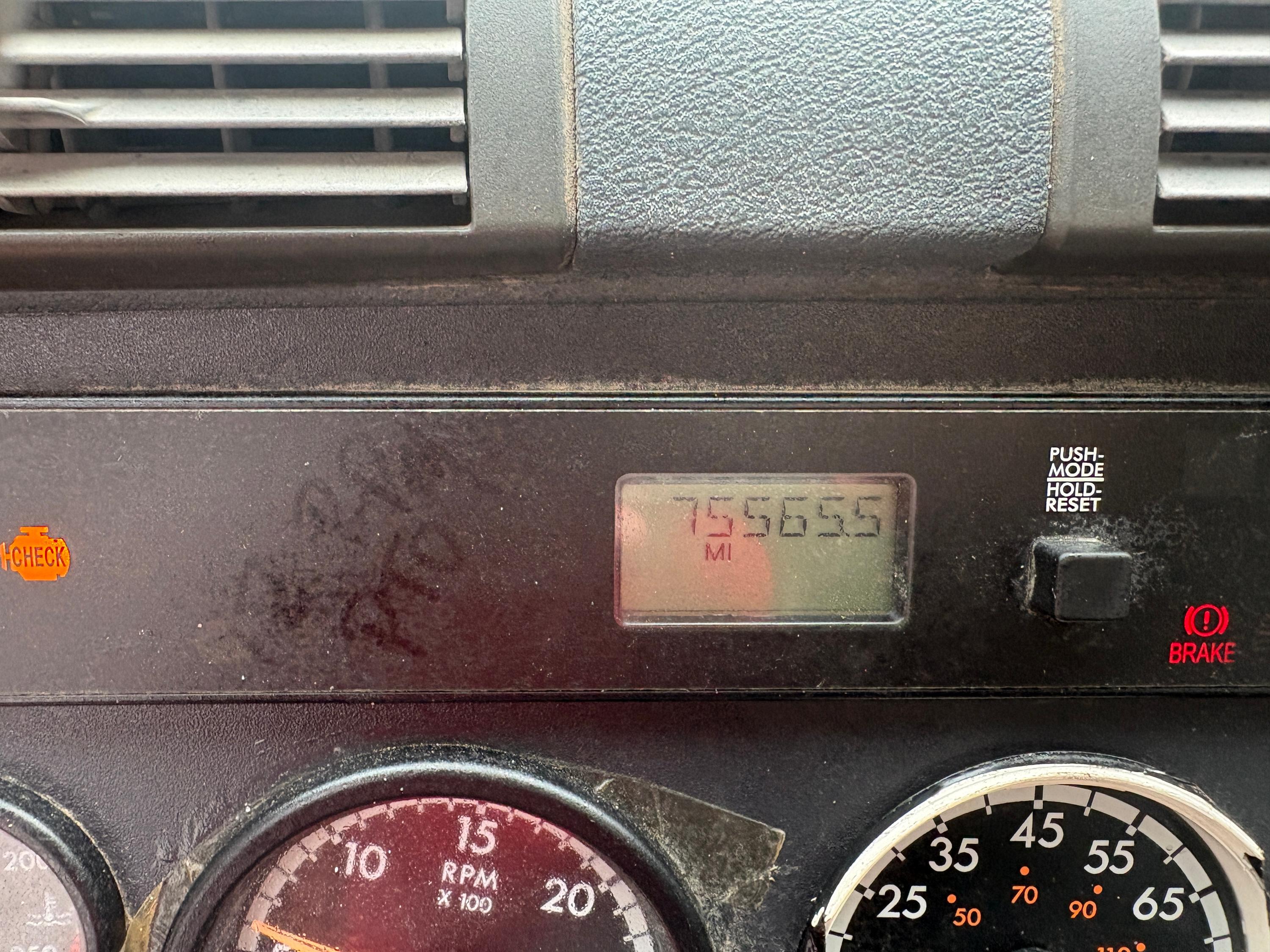2009 Freightliner Cascadia Septic - image 4