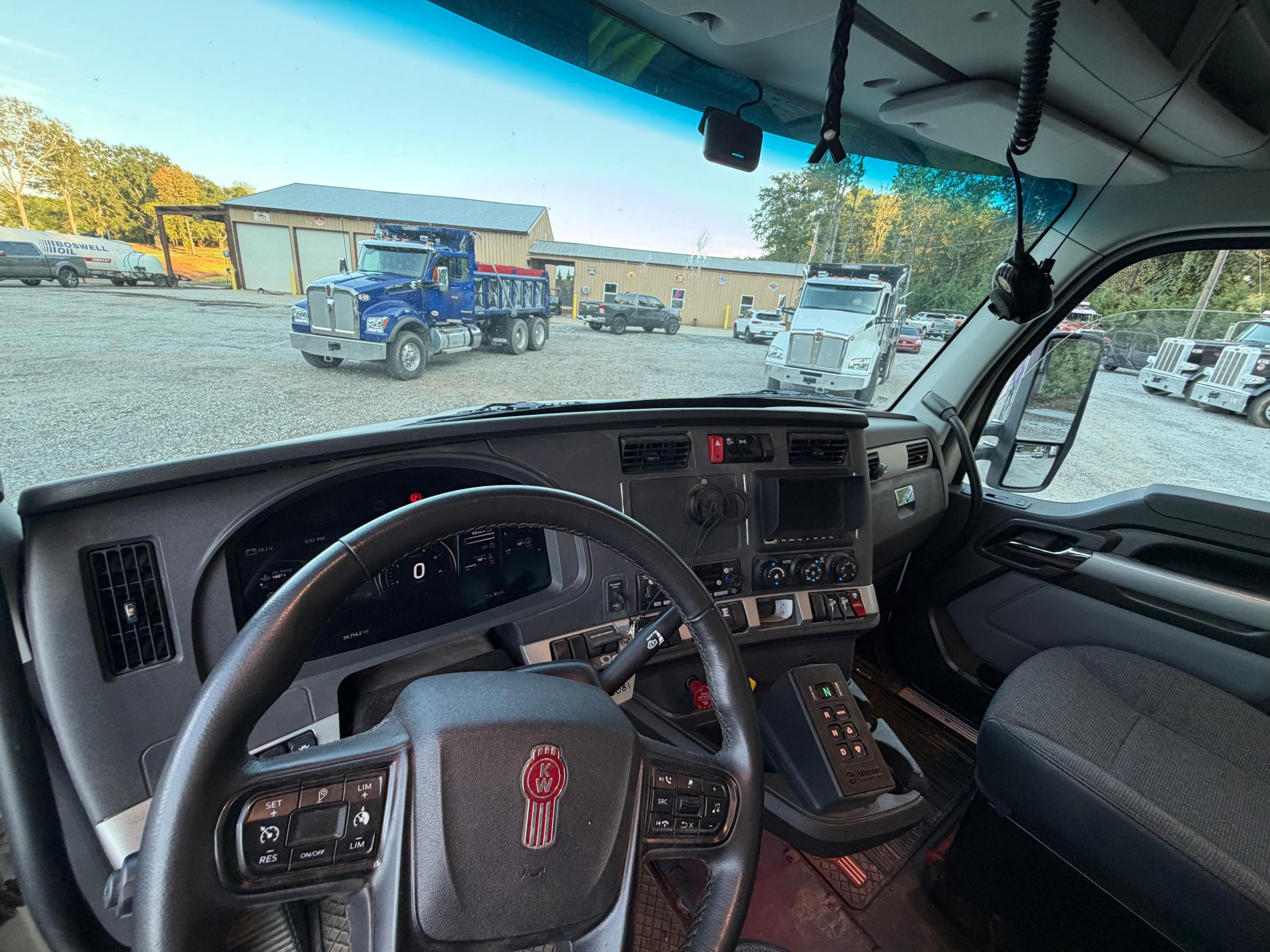 2026 Kenworth T880 Dump Truck (G81) - image 10