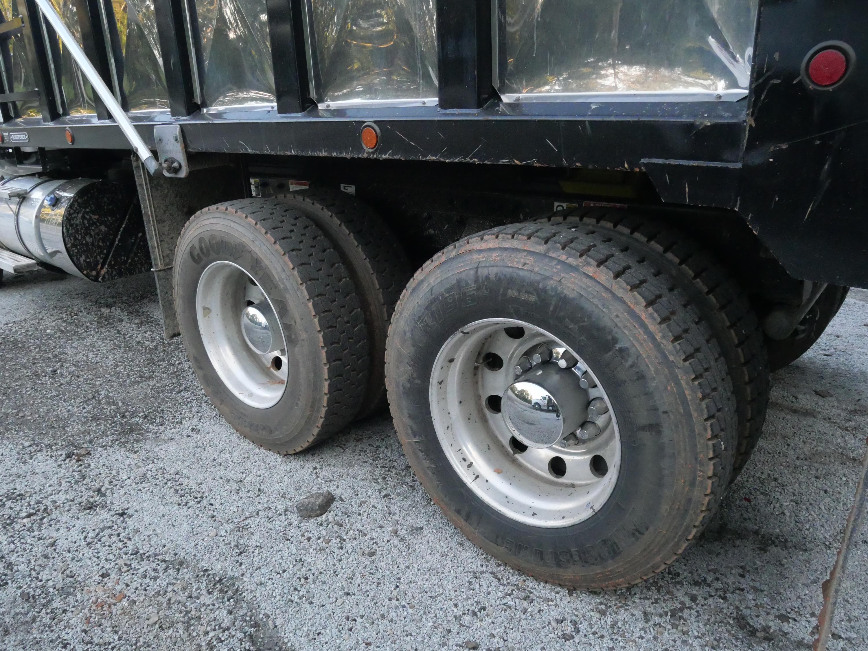 2026 Kenworth T880 Dump Truck (G127) - image 18