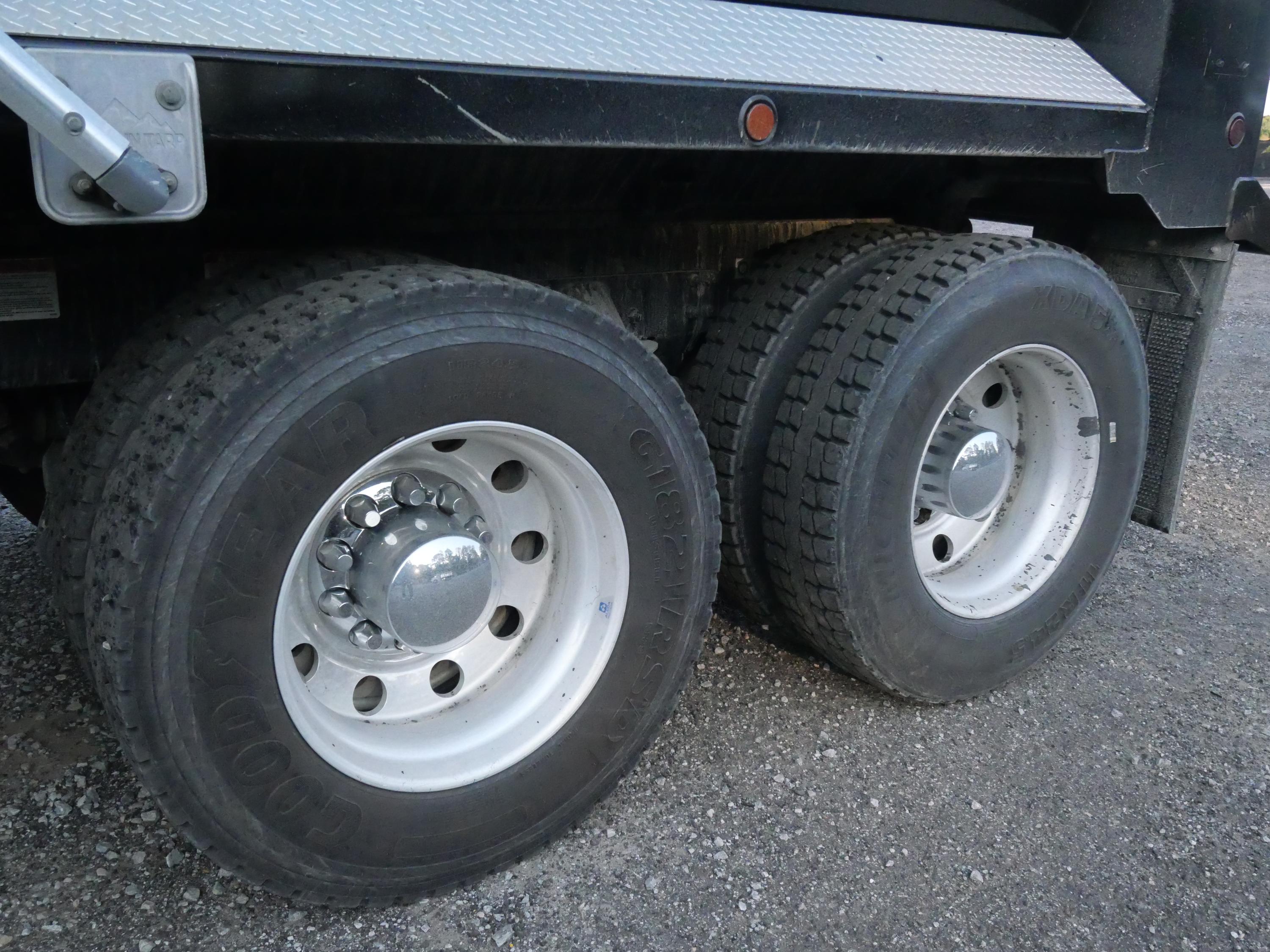 2026 Kenworth T880 Dump Truck (G97) - image 25