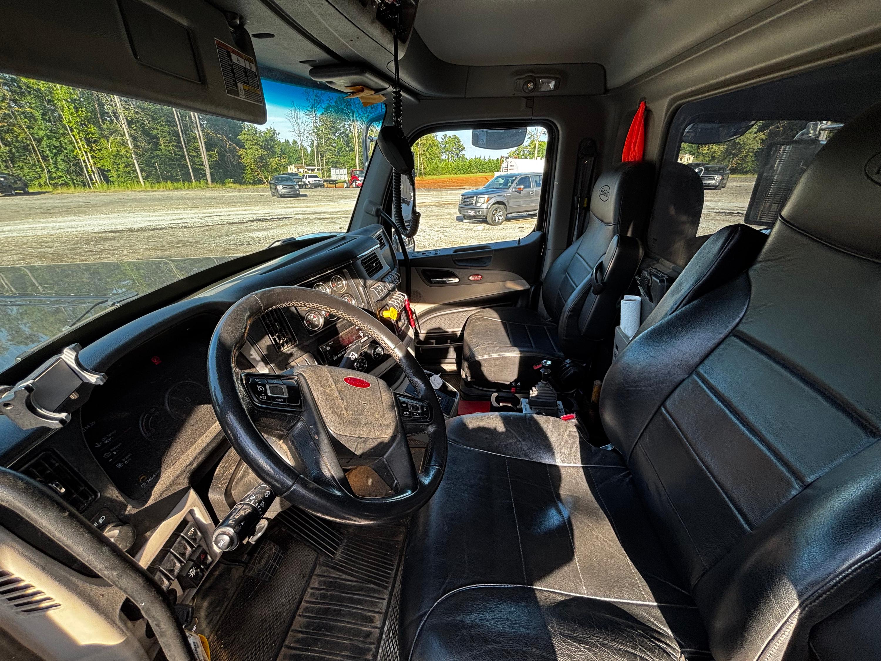 2025 Peterbilt 589 Dump Truck (G114) - image 9