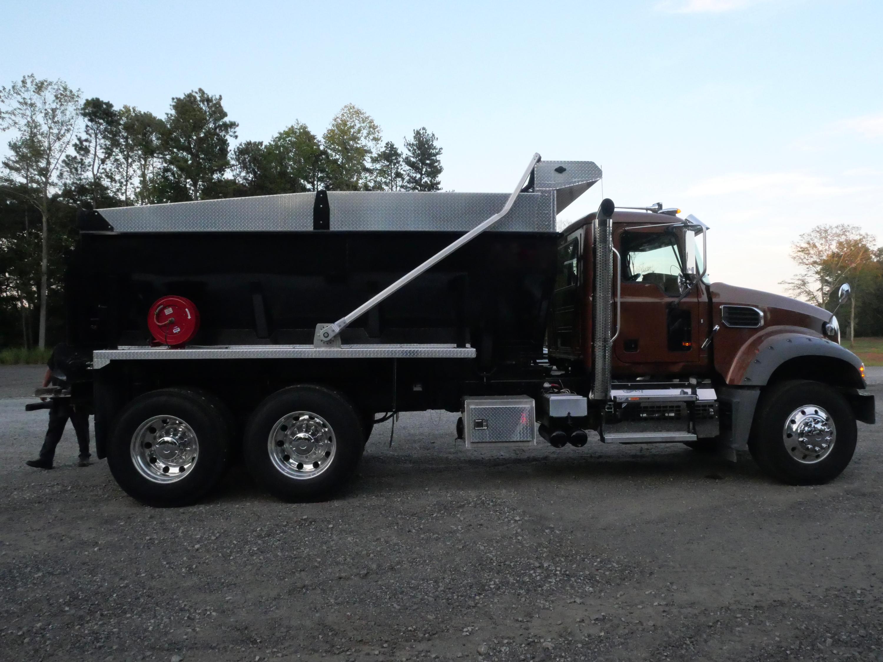 2027 Mack 64F Spreader (G131) - image 6