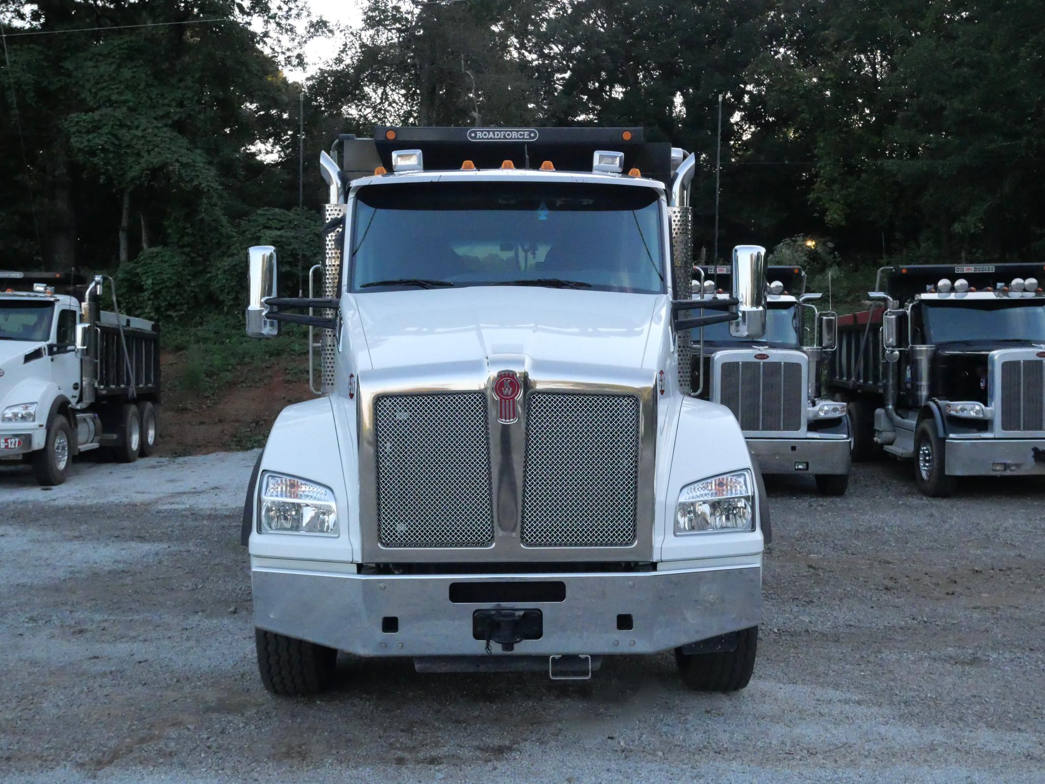 2026 Kenworth T880 Dump Truck (G126) - image 4