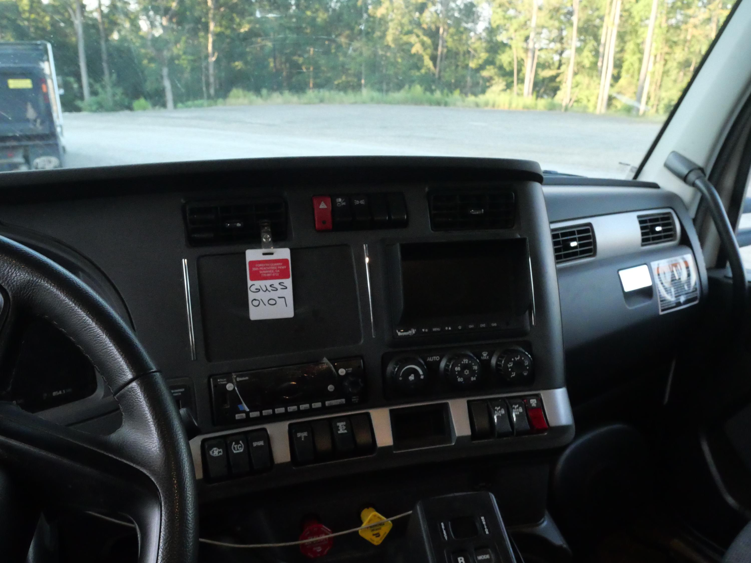 2026 Kenworth T880 Dump Truck (G107) - image 18