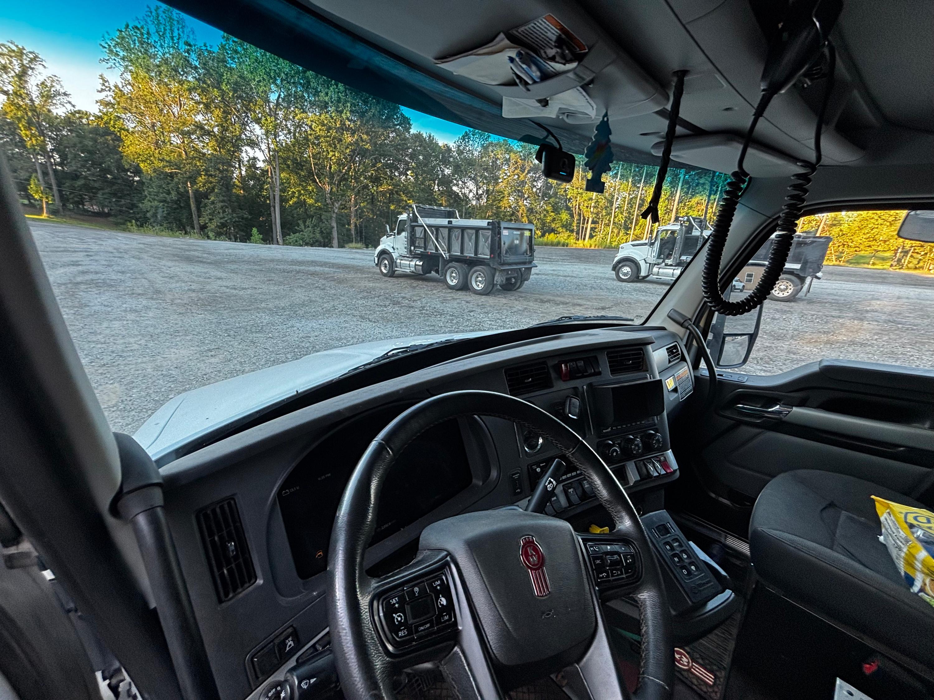 2026 Kenworth T880 Dump Truck (G126) - image 14